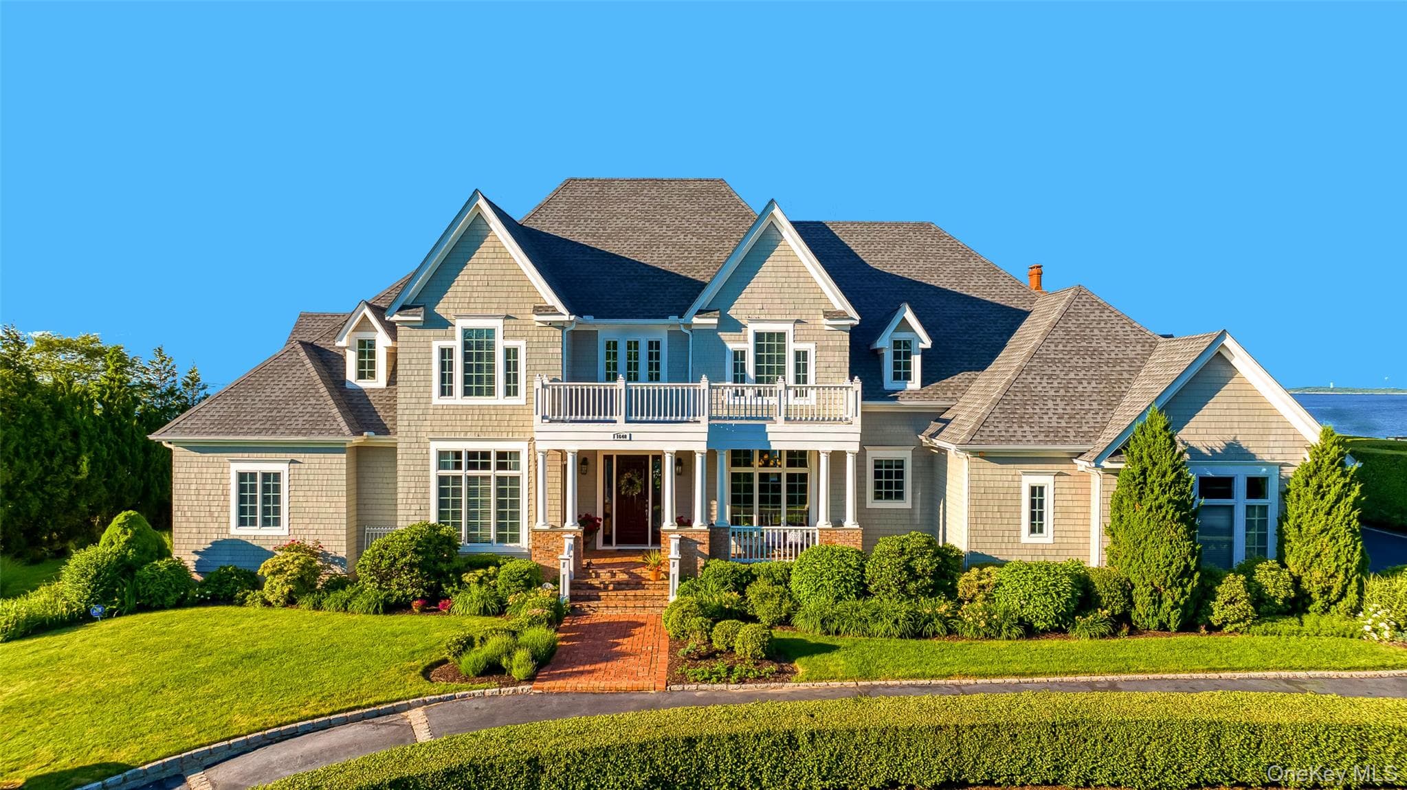 1640 Grandview Drive thumbnail 7