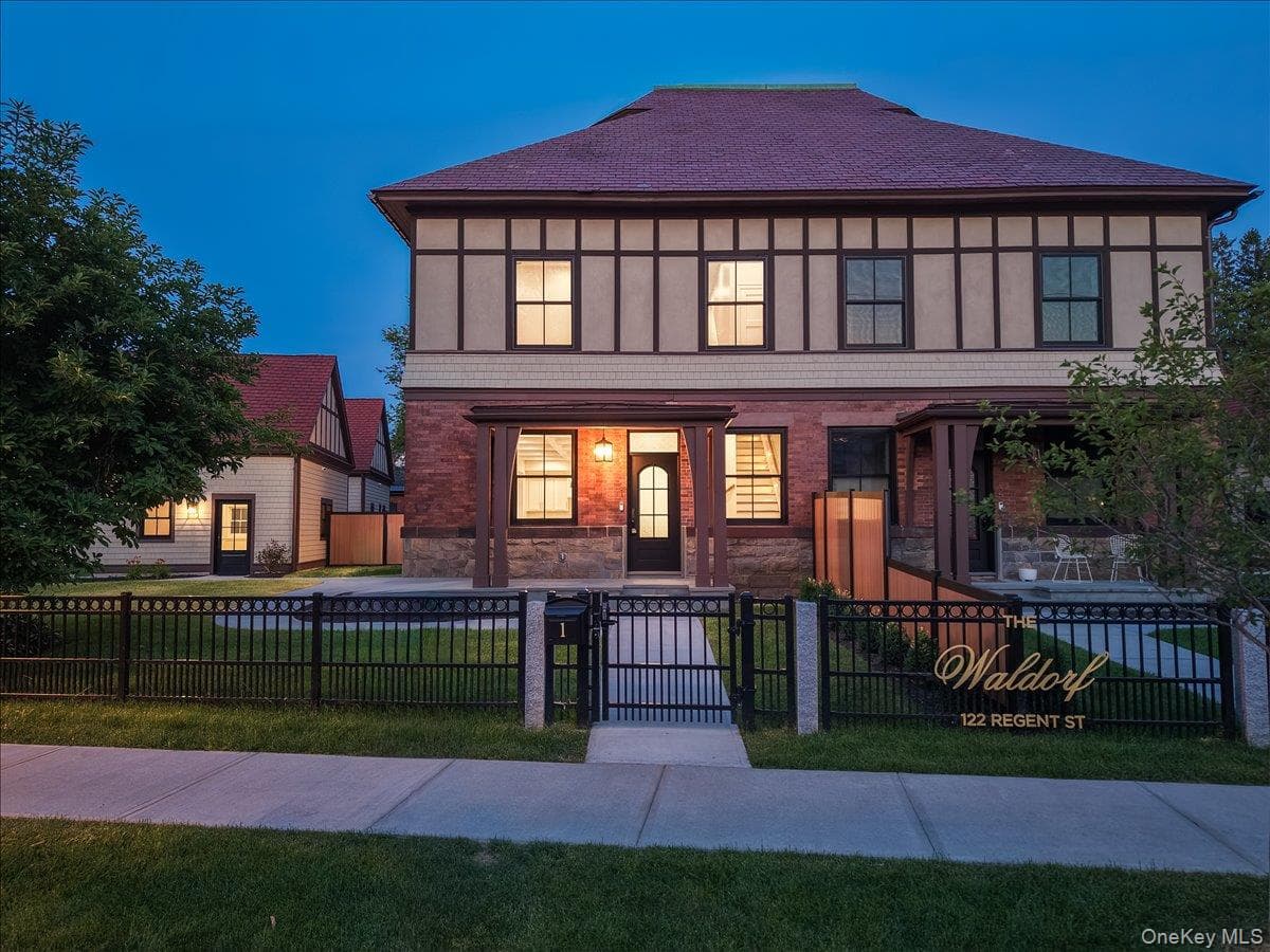 122 Regent Street Unit: 1, Call Listing Agent
