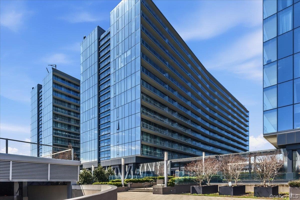 13103 40th Road Unit: 9N, Flushing