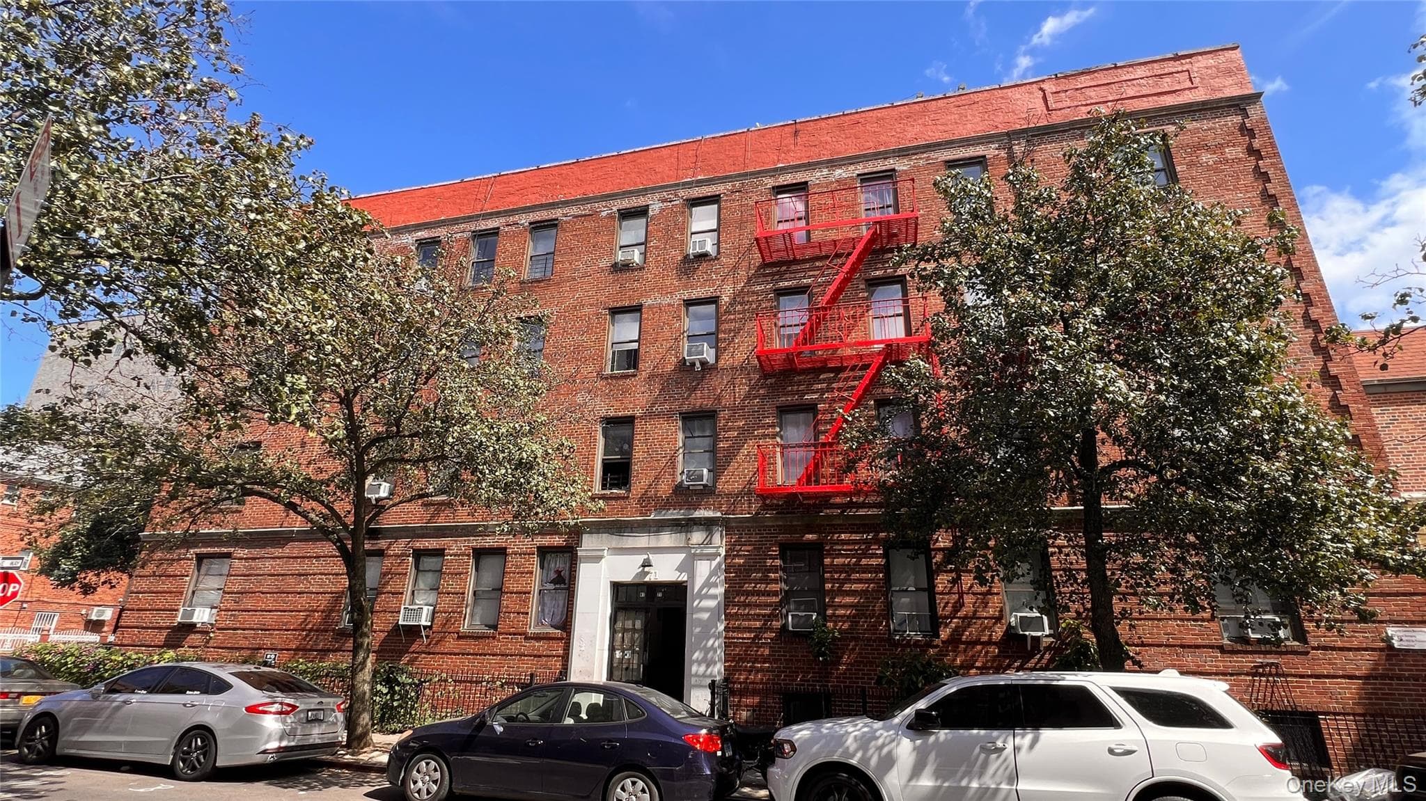 4171 Denman Street thumbnail 2