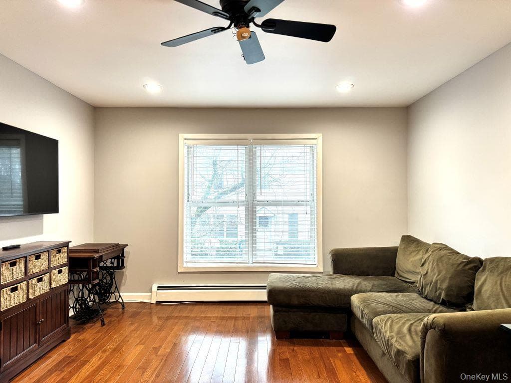 11 Livingston Manor Unit: 11 thumbnail 3