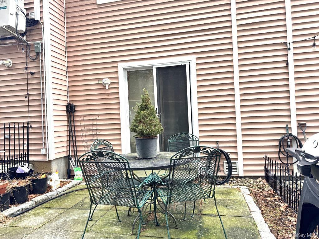 11 Livingston Manor Unit: 11 thumbnail 9