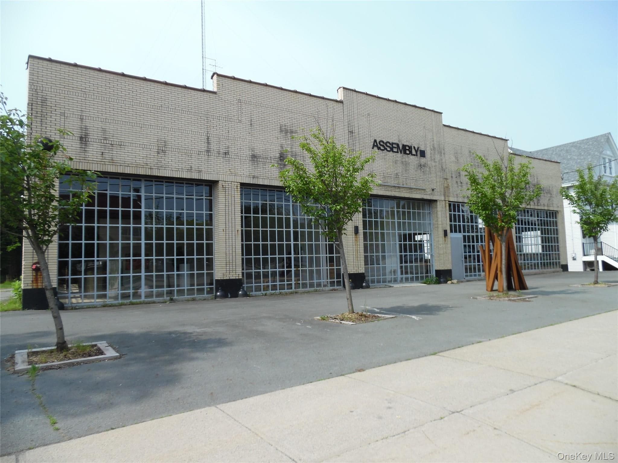 397 Broadway, Monticello