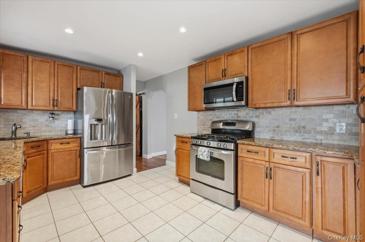 1042 Jefferson Street thumbnail 17