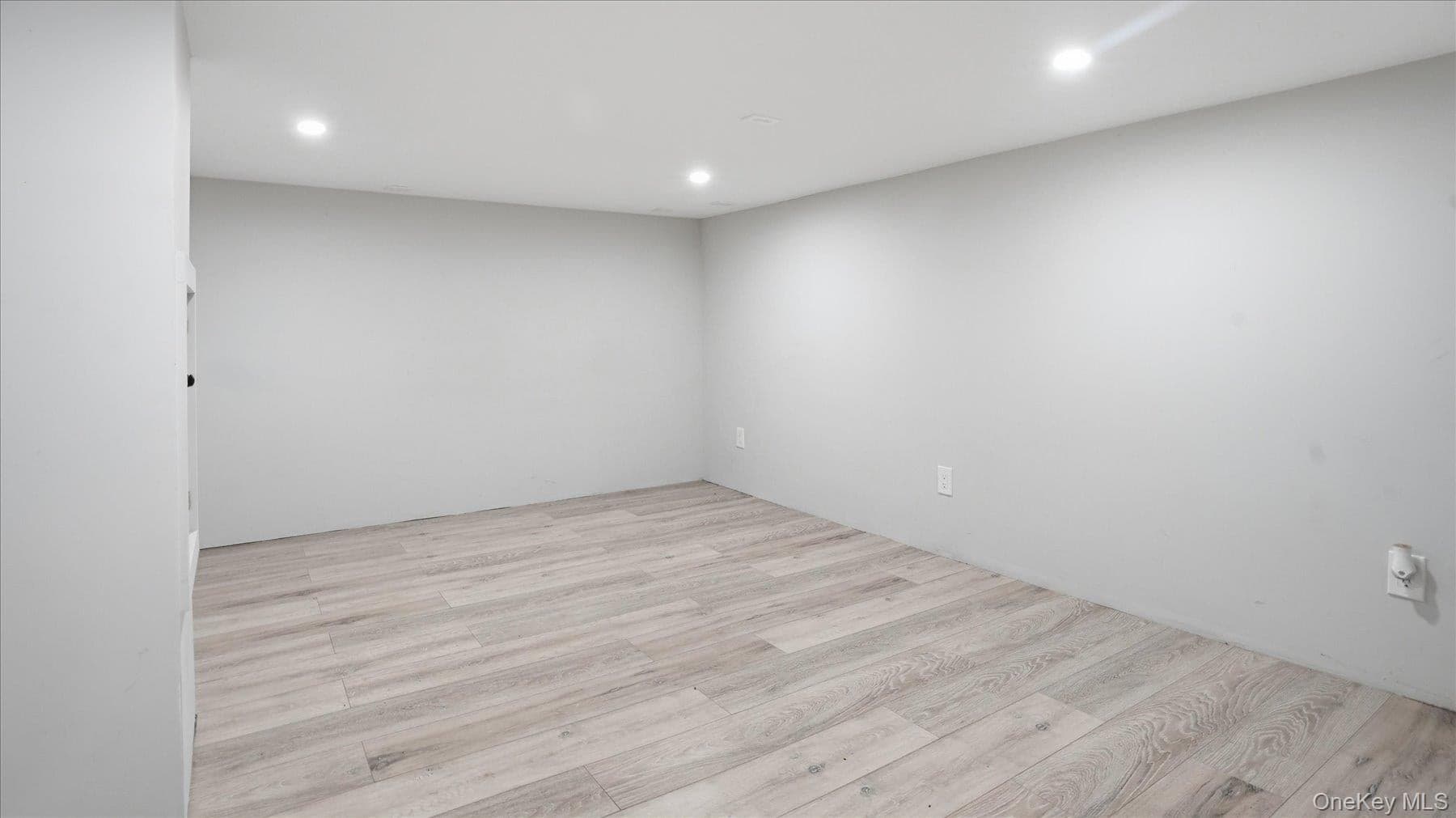 134 Washington Drive thumbnail 24