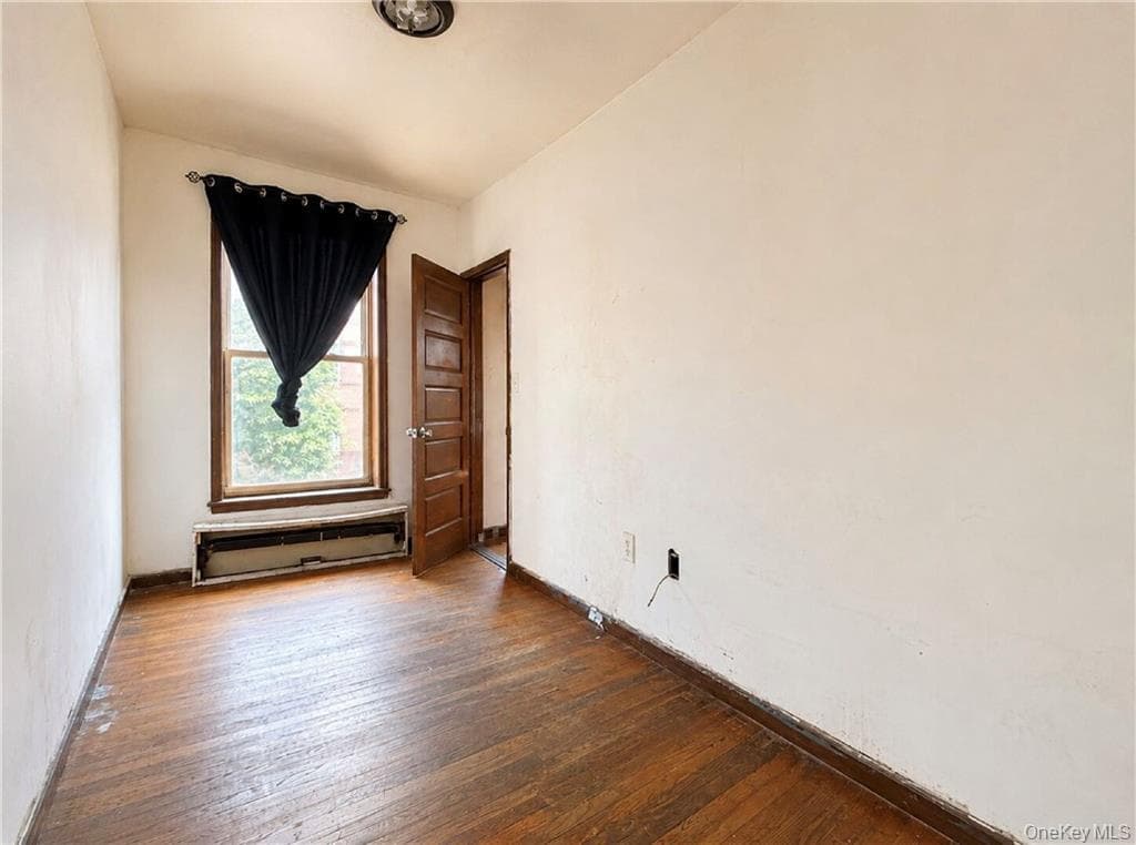 104 Albany Avenue thumbnail 4