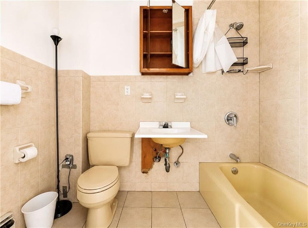 104 Albany Avenue thumbnail 12