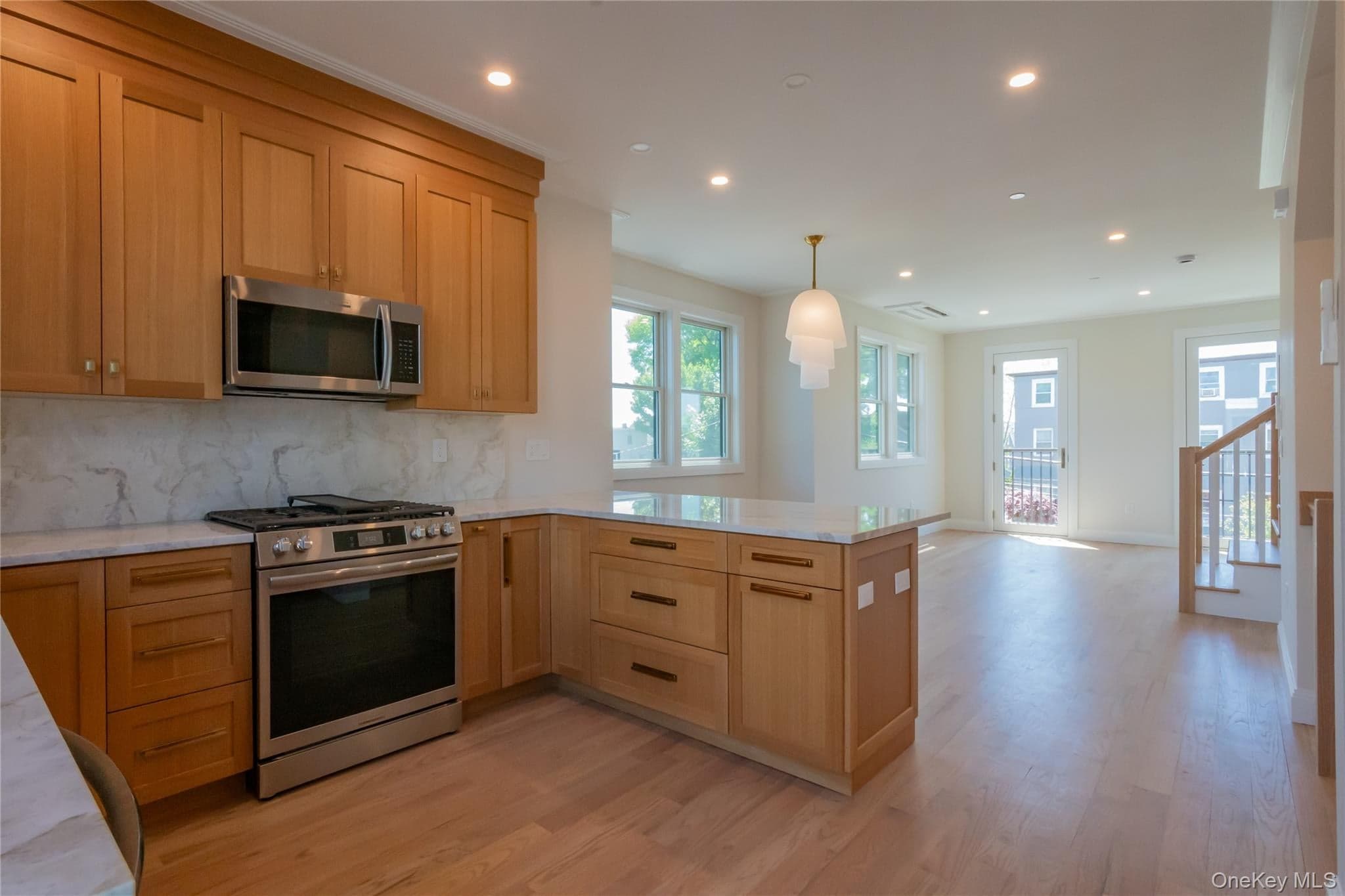 30 Andrews Lane thumbnail 8