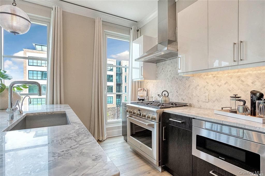 100 Garvies Point Road Unit: 1316 thumbnail 2