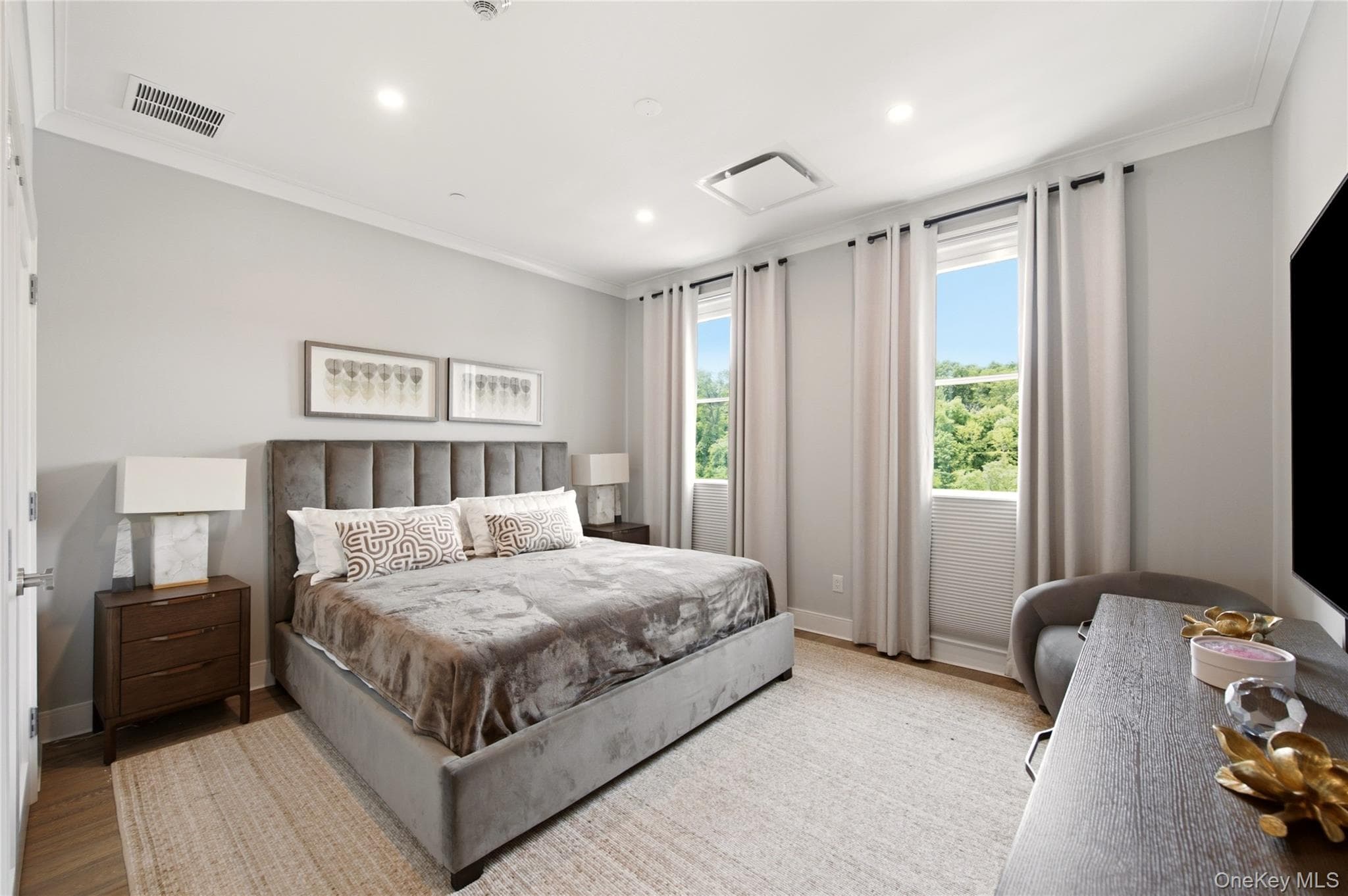 100 Garvies Point Road Unit: 1316 thumbnail 5