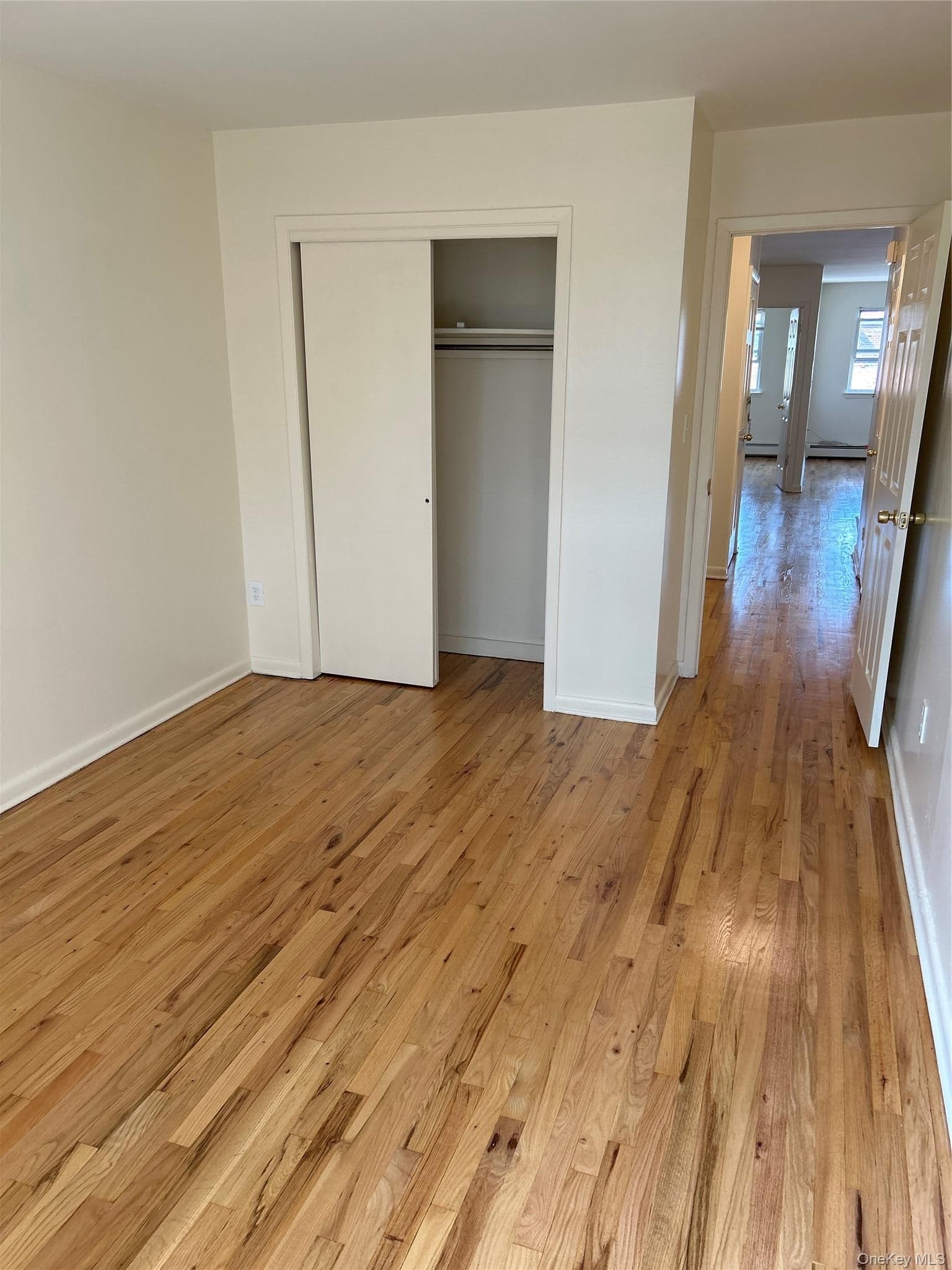 914 E 211th Street thumbnail 11