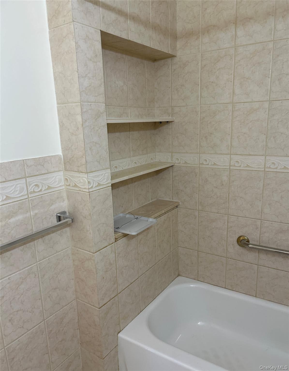 914 E 211th Street thumbnail 19