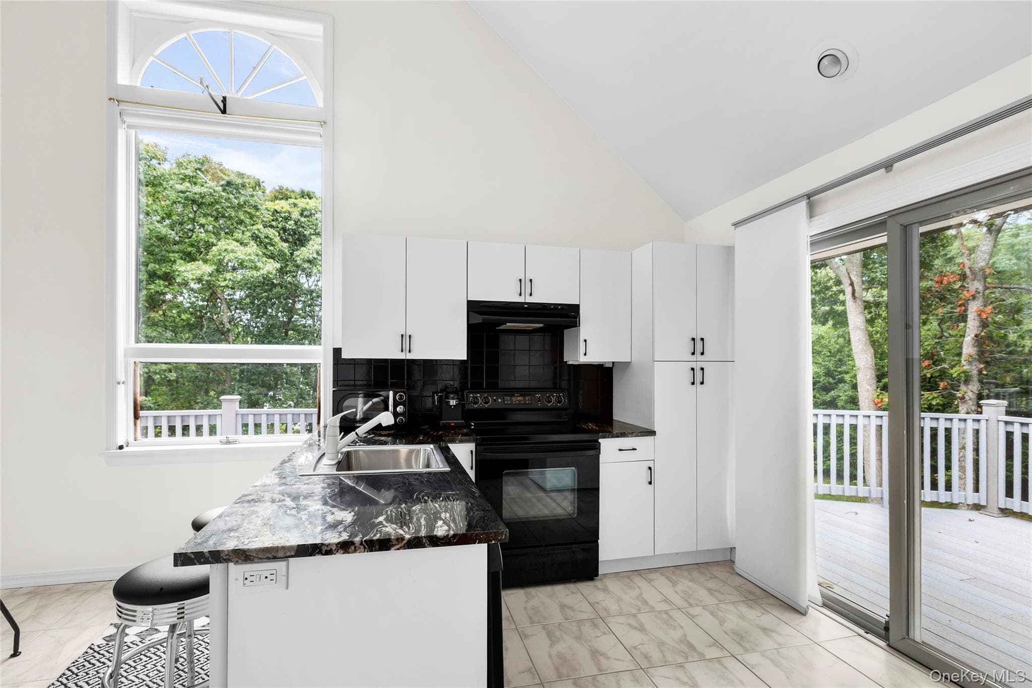422 Montauk Highway thumbnail 17
