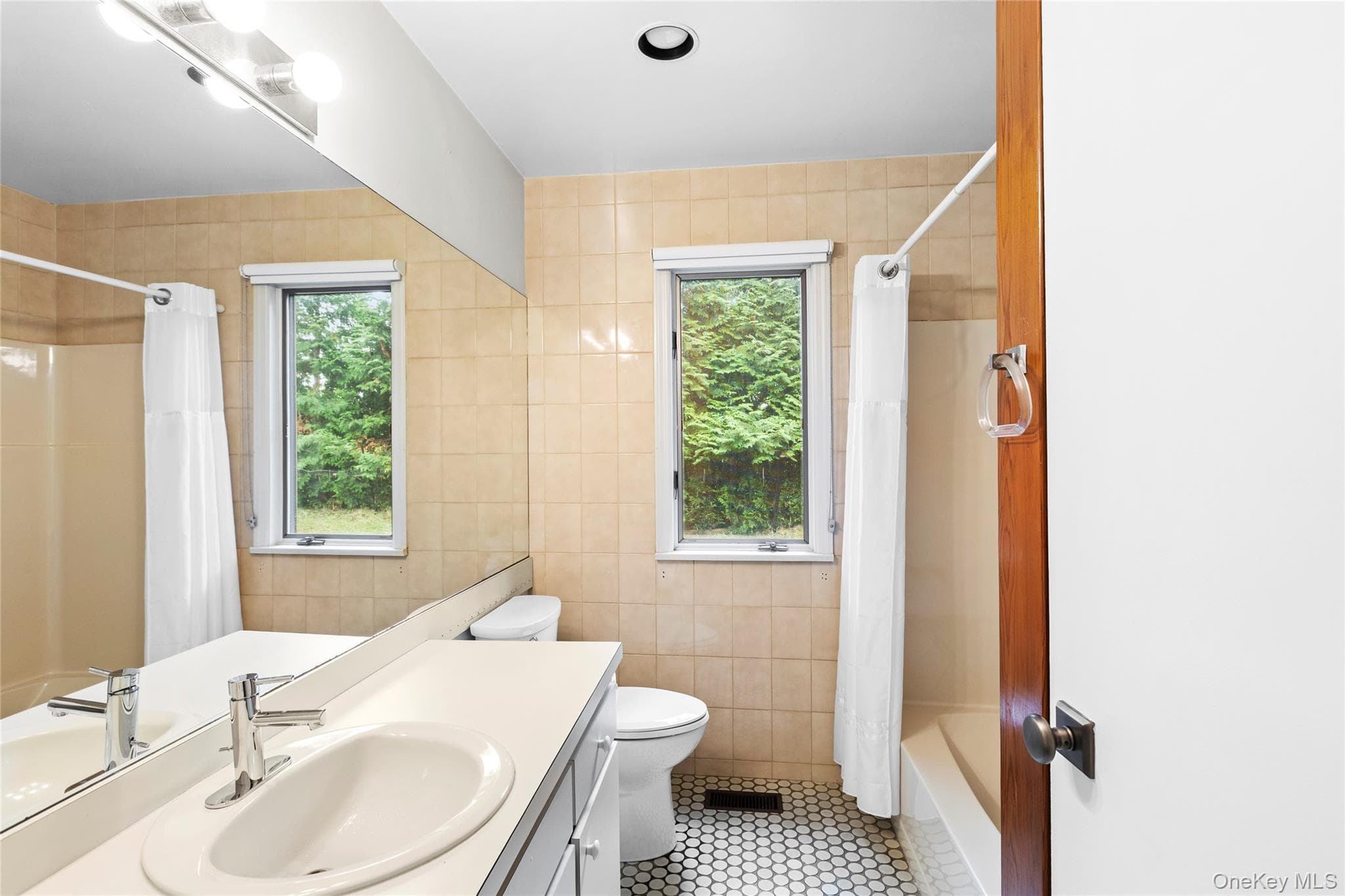 422 Montauk Highway thumbnail 12