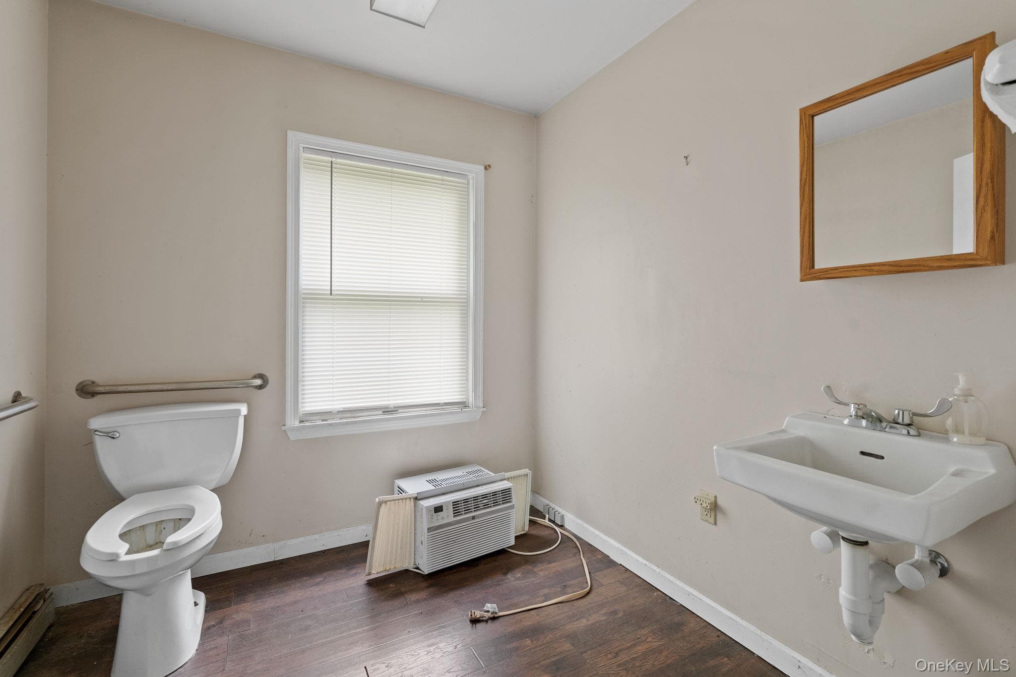2300 State Route 208 State Route 208 Unit: 2288 & 2290 thumbnail 11
