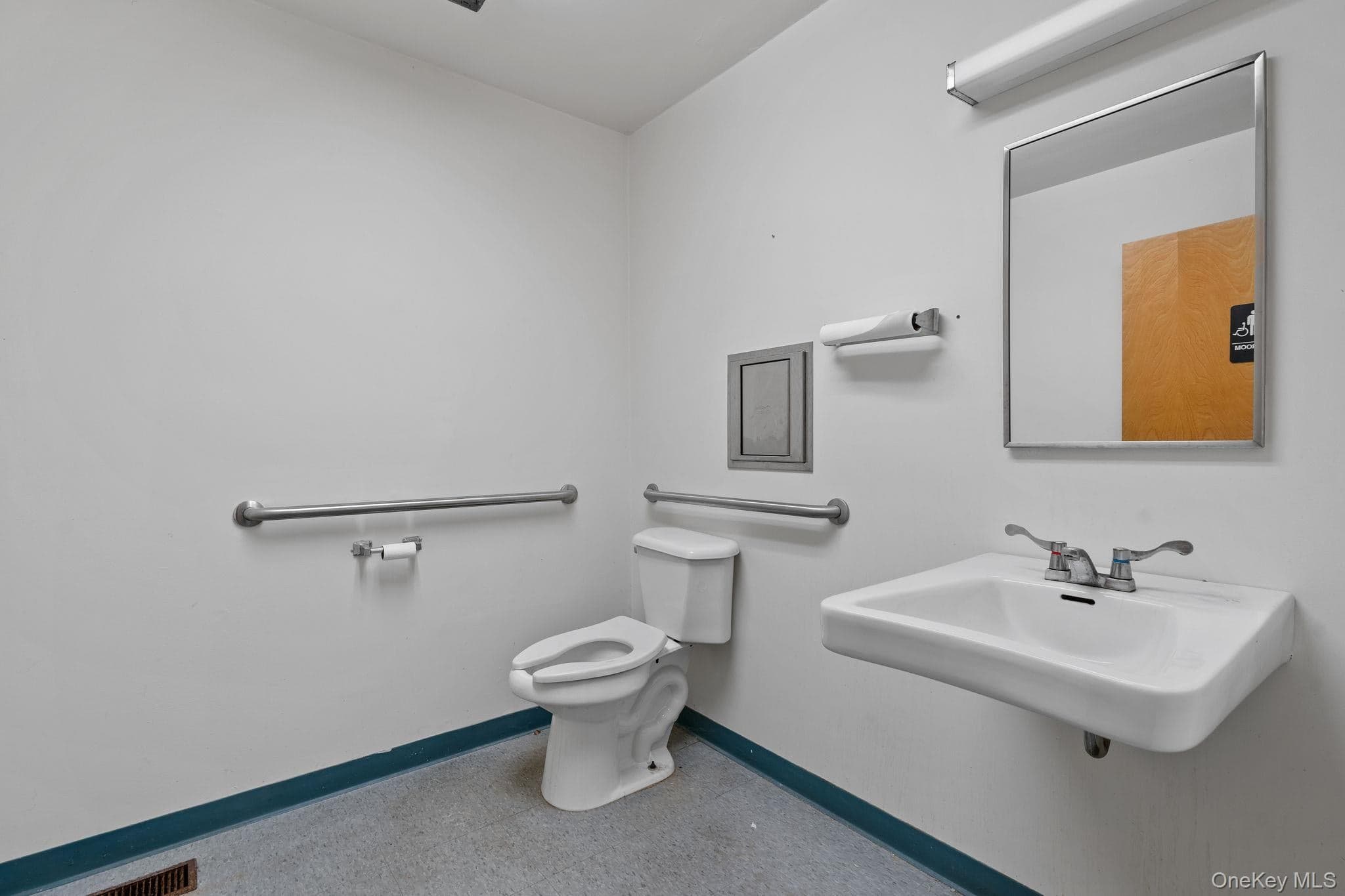 2300 State Route 208 State Route 208 Unit: 2288 & 2290 thumbnail 44