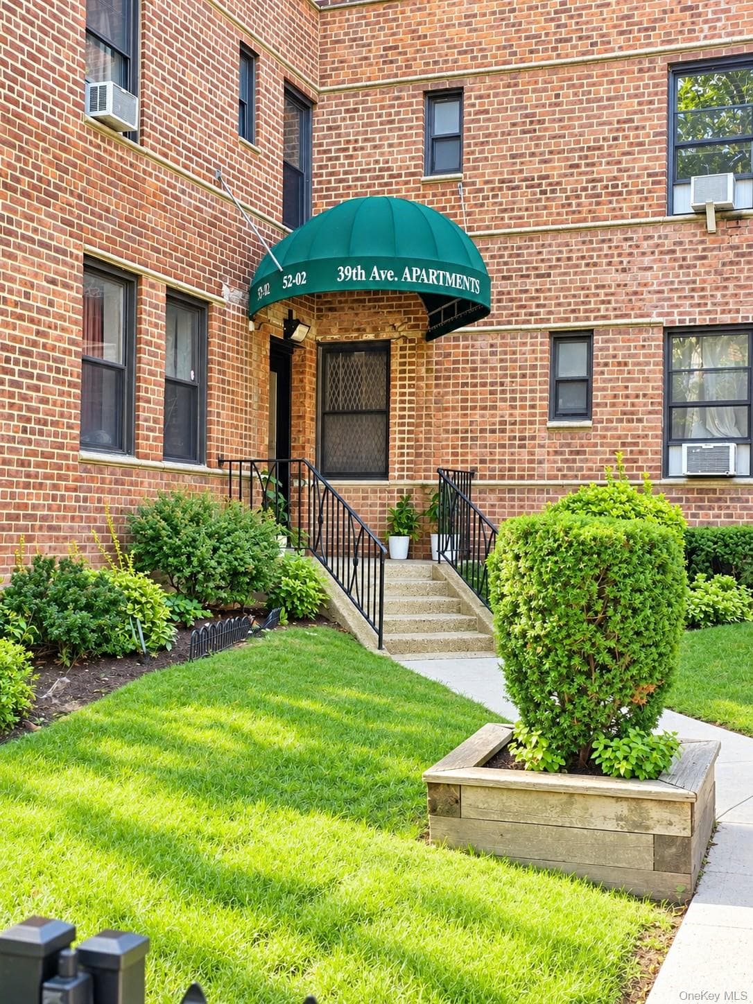 52-02 39th Avenue Unit: 1A photo 1