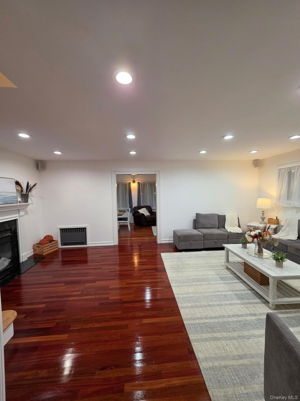 12&14 W 5th Road thumbnail 31