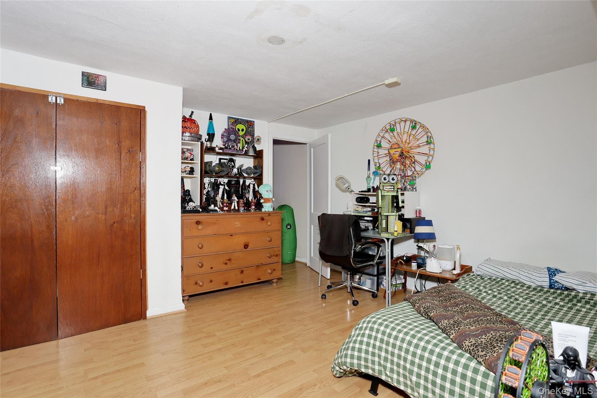 2 Westend Avenue thumbnail 30