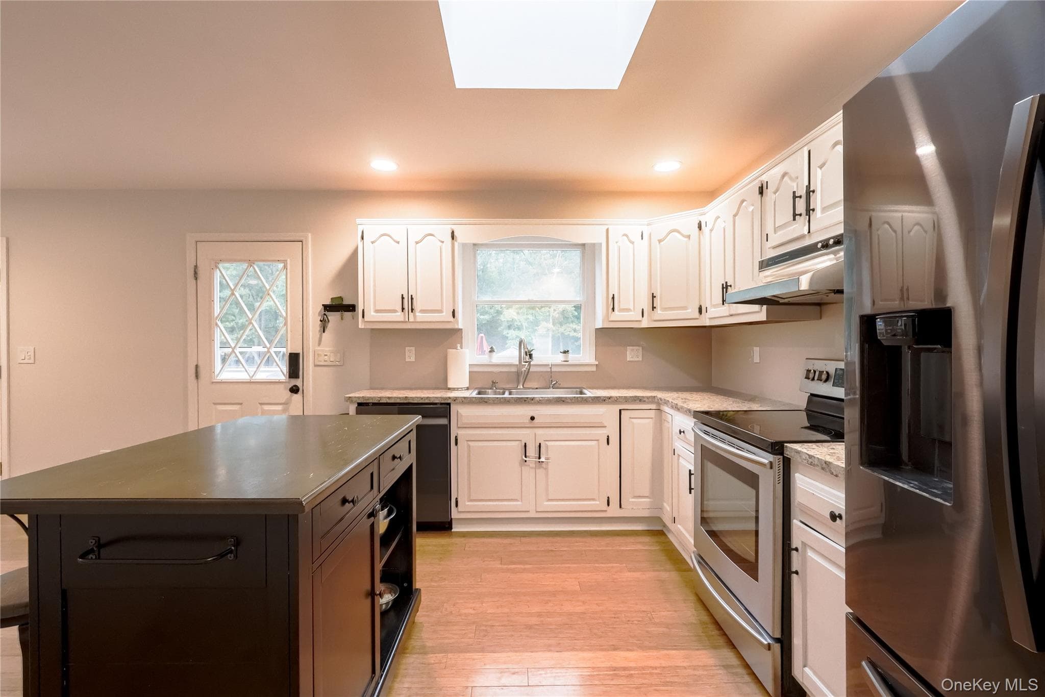 154 E Woodside Avenue thumbnail 4