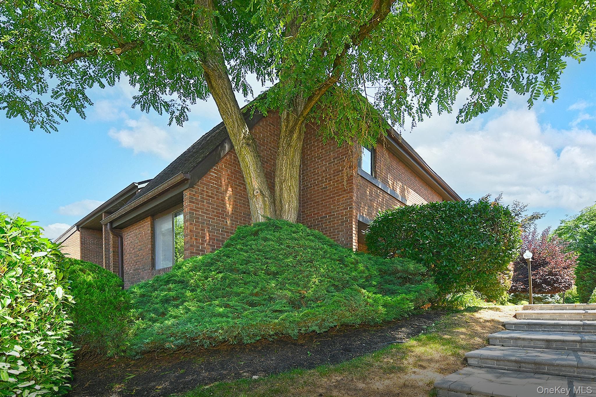 19 Frost Pond Drive thumbnail 2
