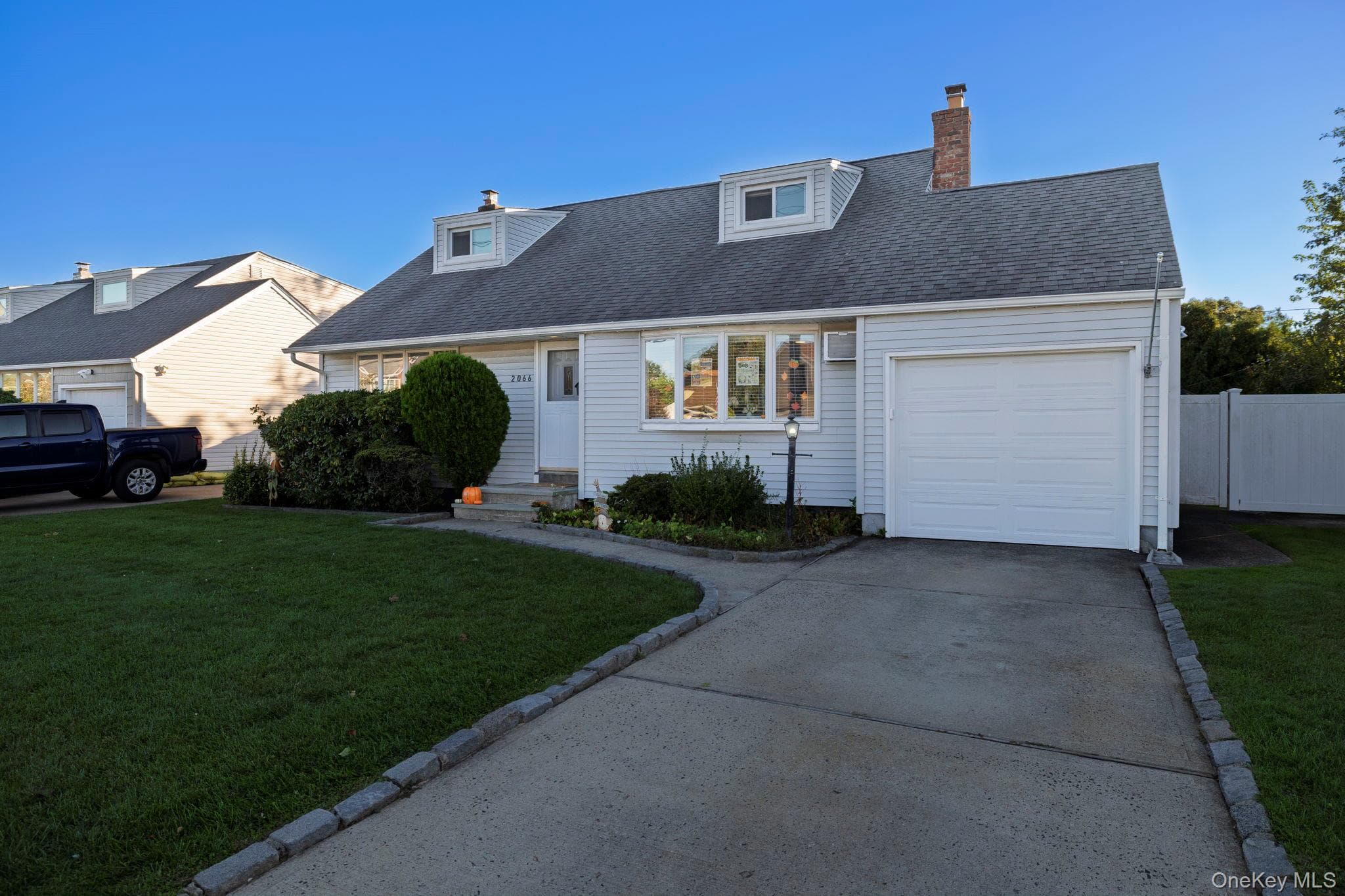 2066 Seaford Avenue thumbnail 4