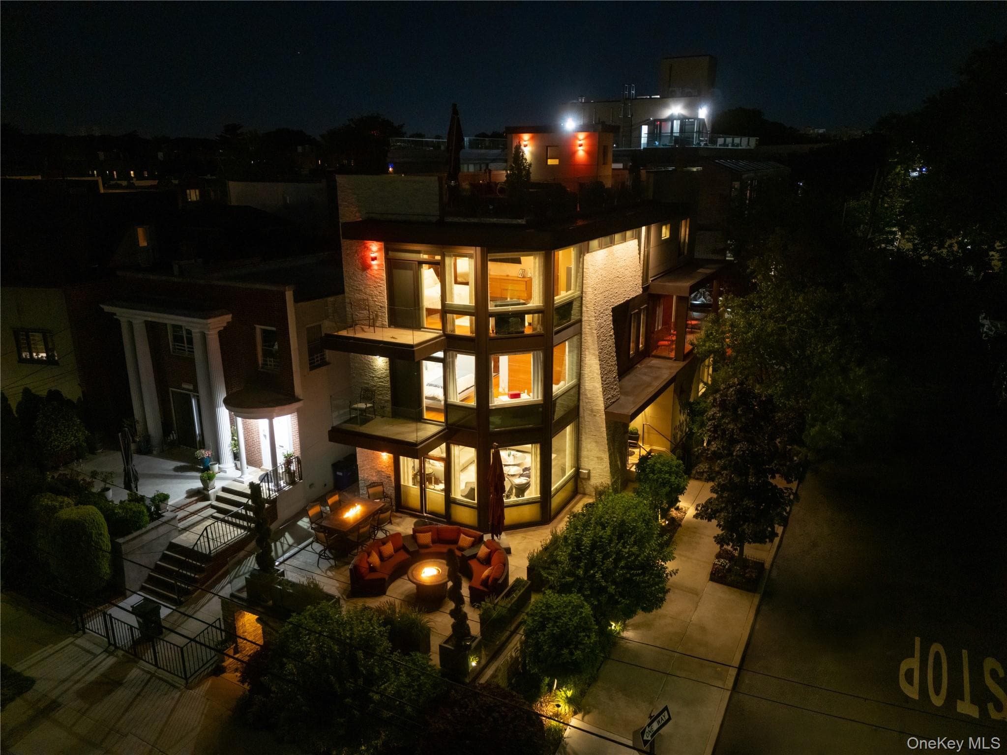 2151 Shore Boulevard thumbnail 4