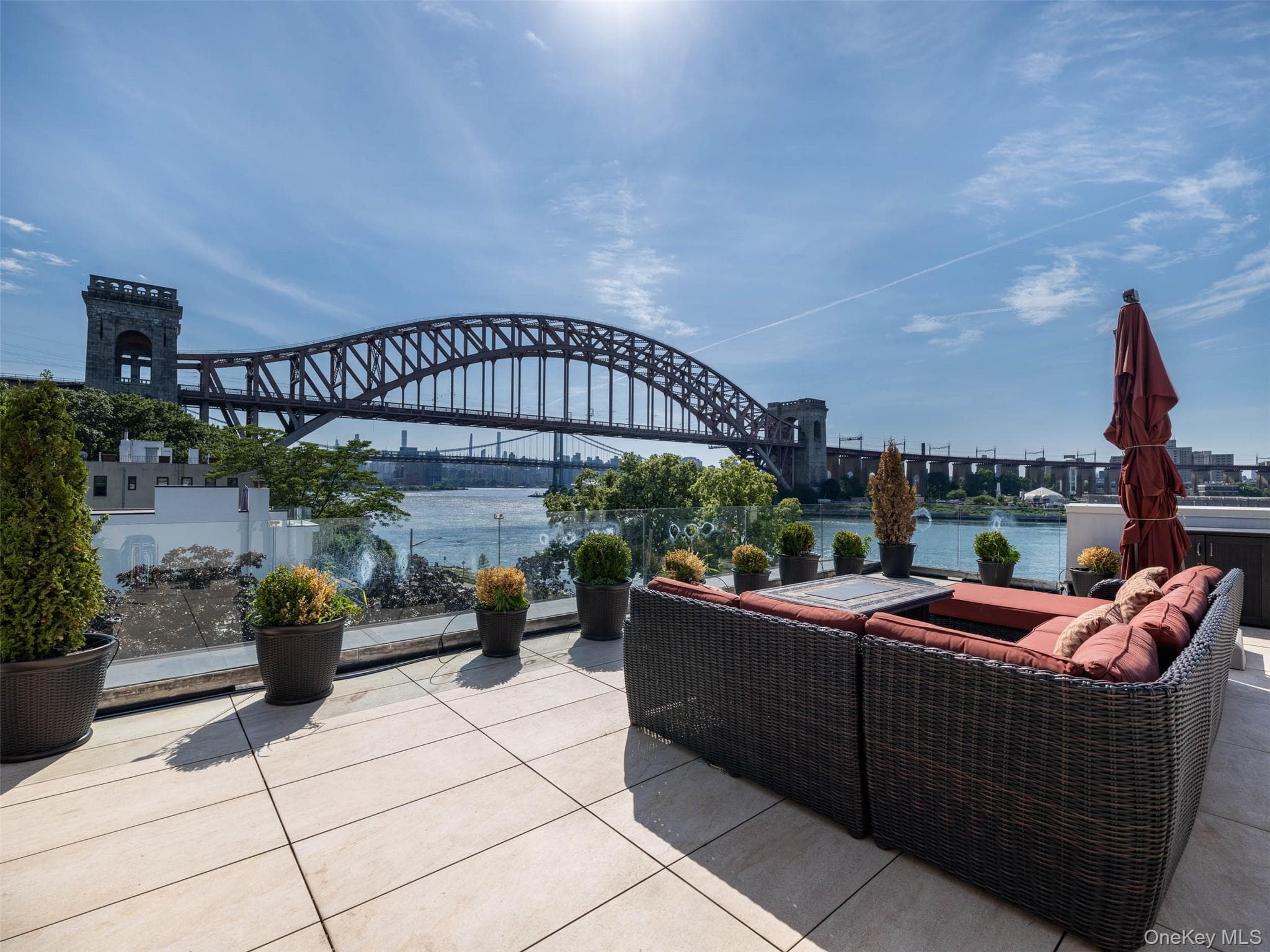 2151 Shore Boulevard thumbnail 7