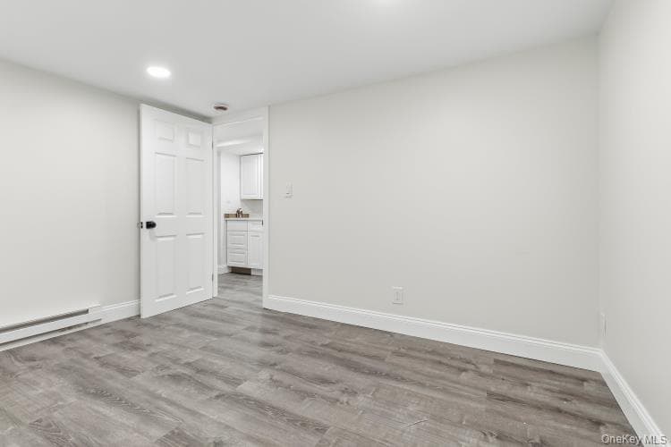 1759 Tenbroeck Avenue thumbnail 28