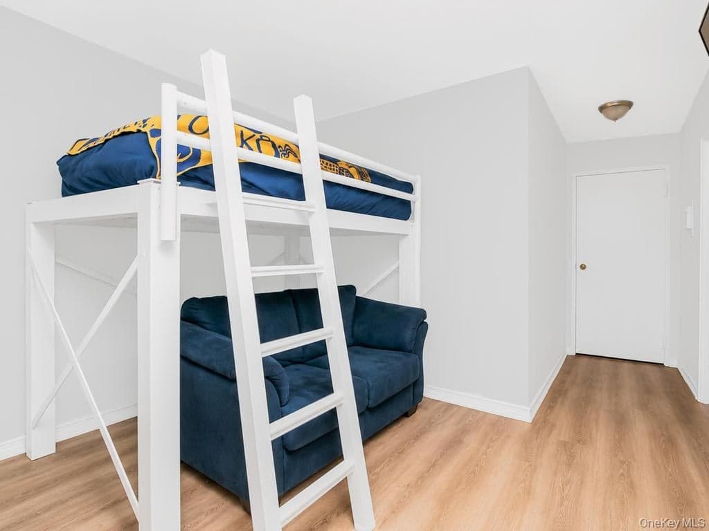 4901 Henry Hudson Parkway Unit: 8N thumbnail 3