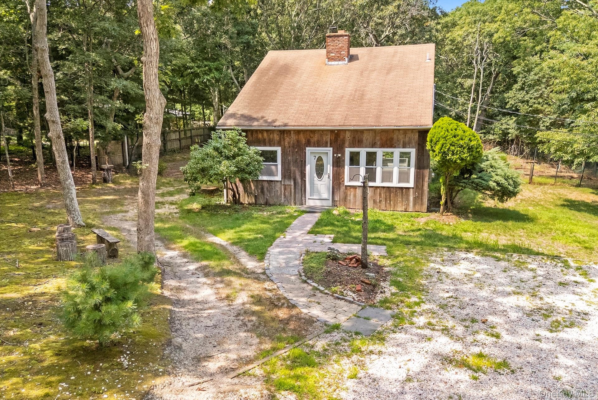 7 Albertines Lane photo 1