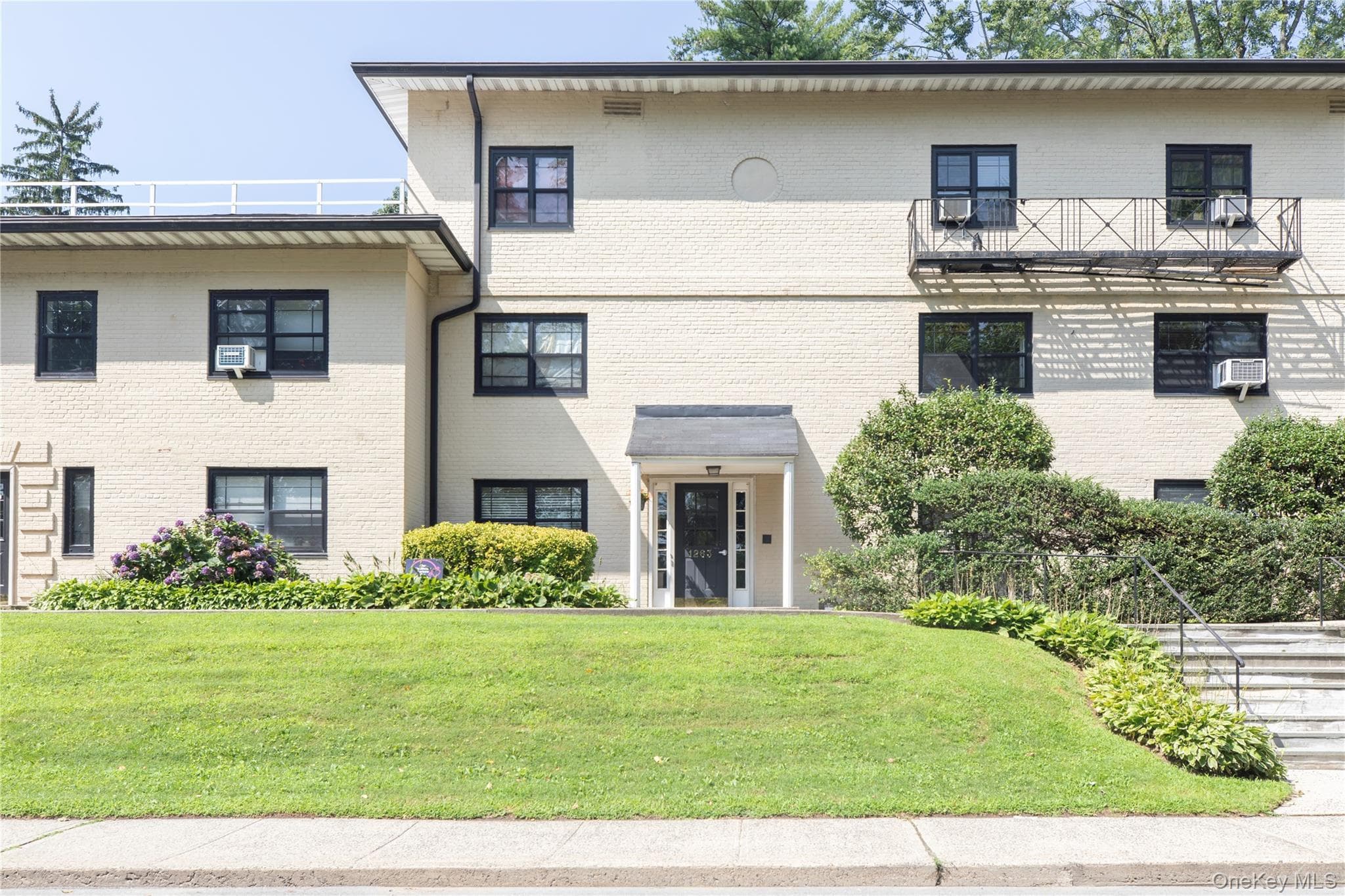 1263 California Road Unit: 2R thumbnail 2