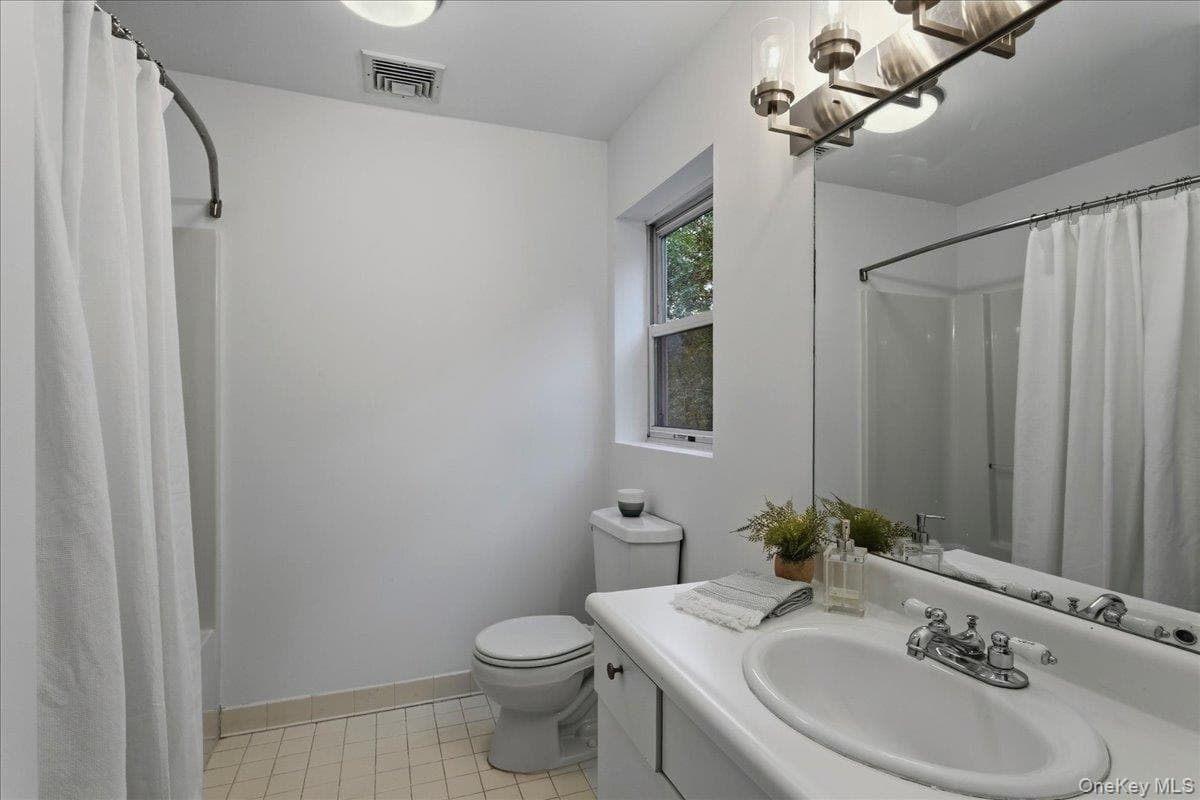 15 Guilford Circle thumbnail 24