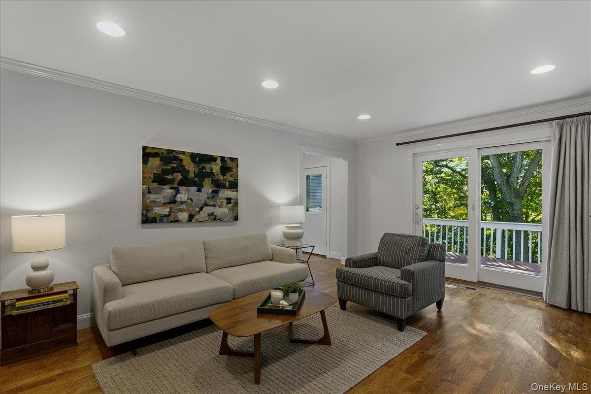 15 Guilford Circle thumbnail 8