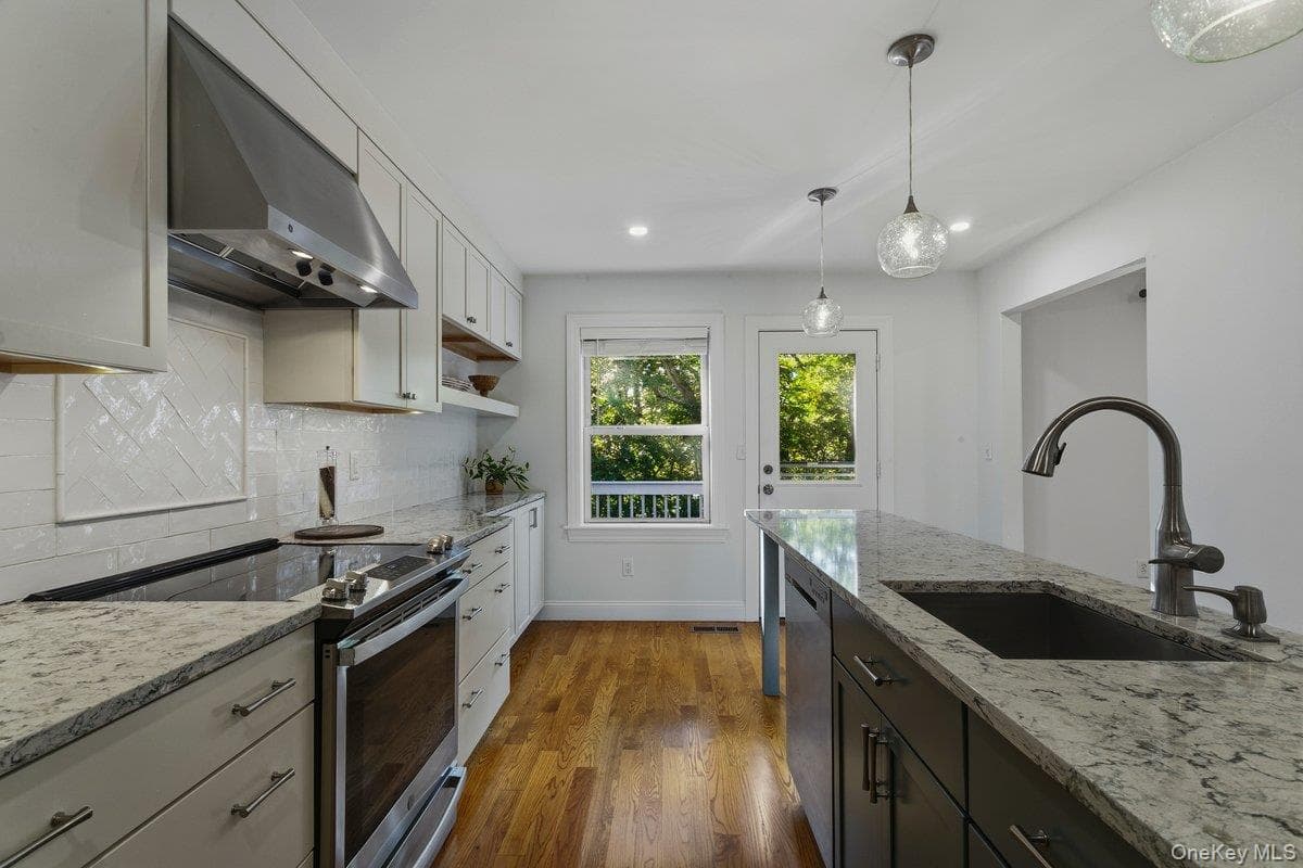 15 Guilford Circle thumbnail 13
