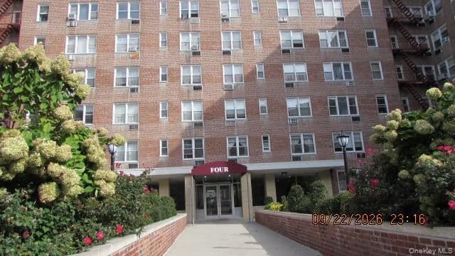 4 Sadore Lane Unit: 7J, Yonkers