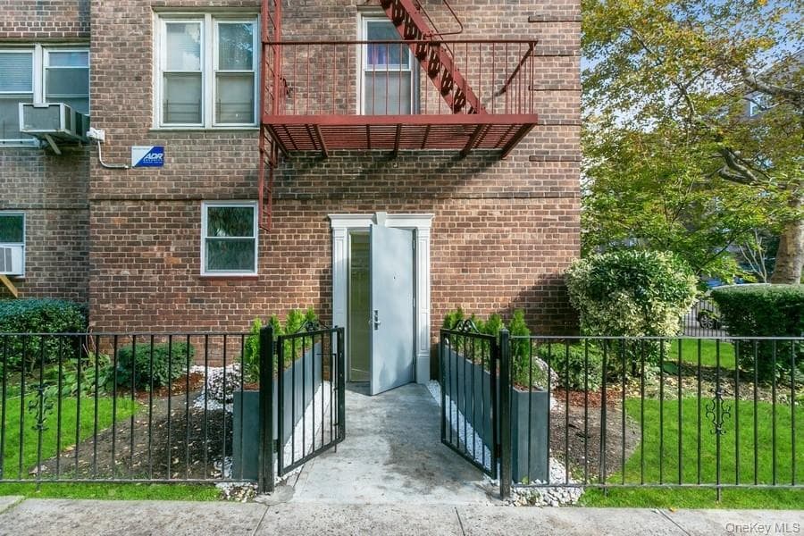 33-24 91st Street Unit: 5N thumbnail 28