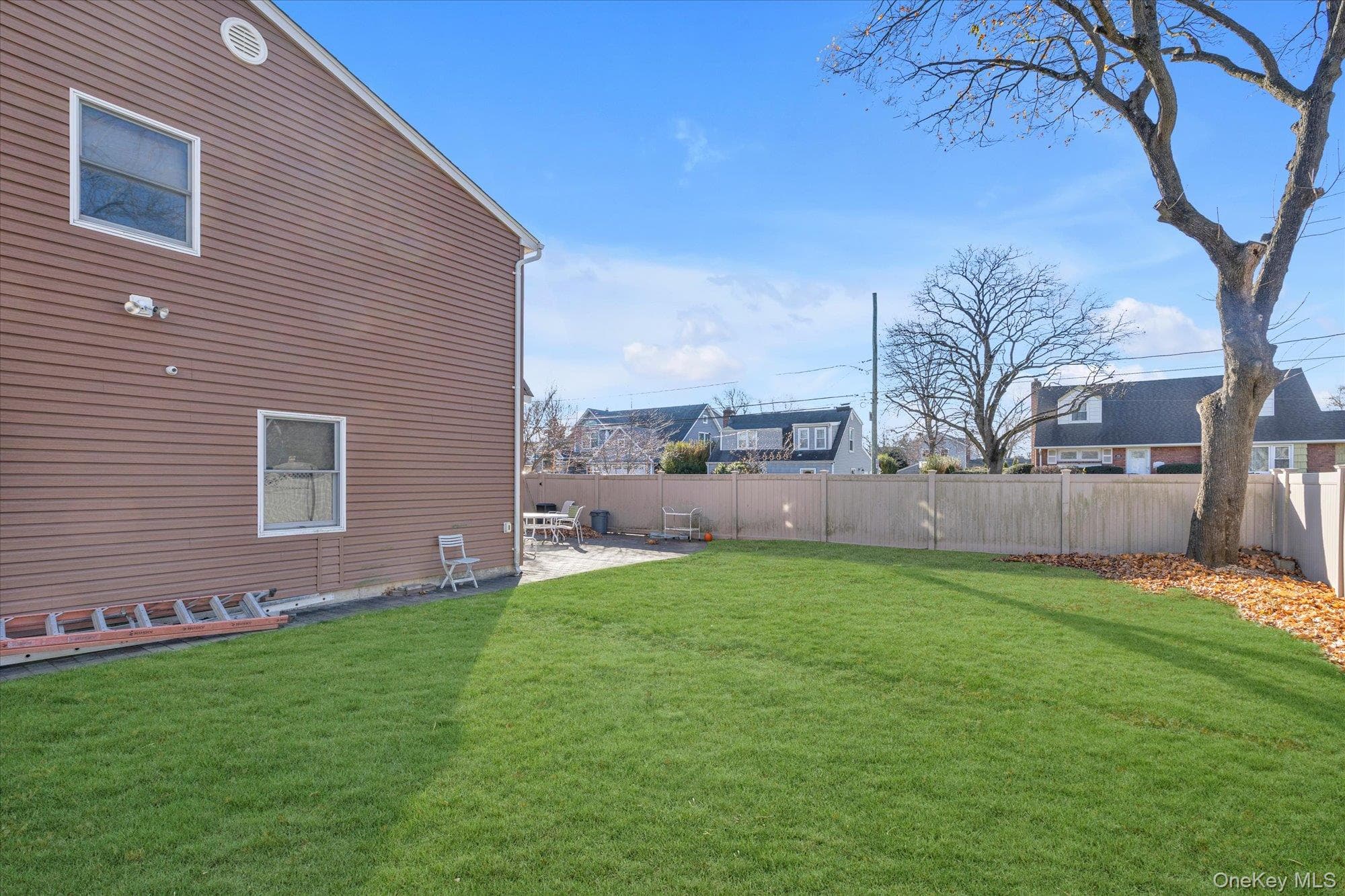 303 Oak Street thumbnail 20
