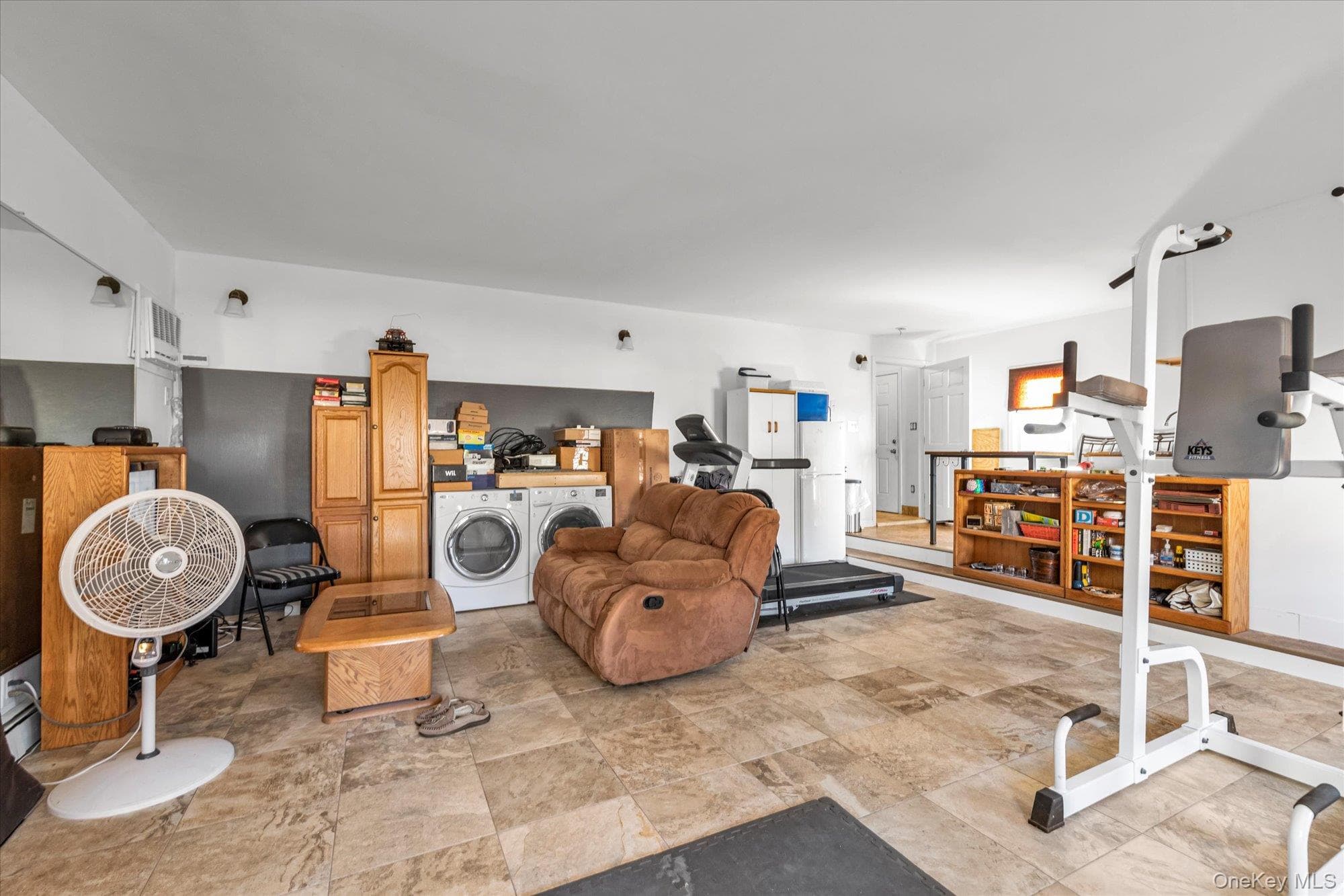 303 Oak Street thumbnail 17