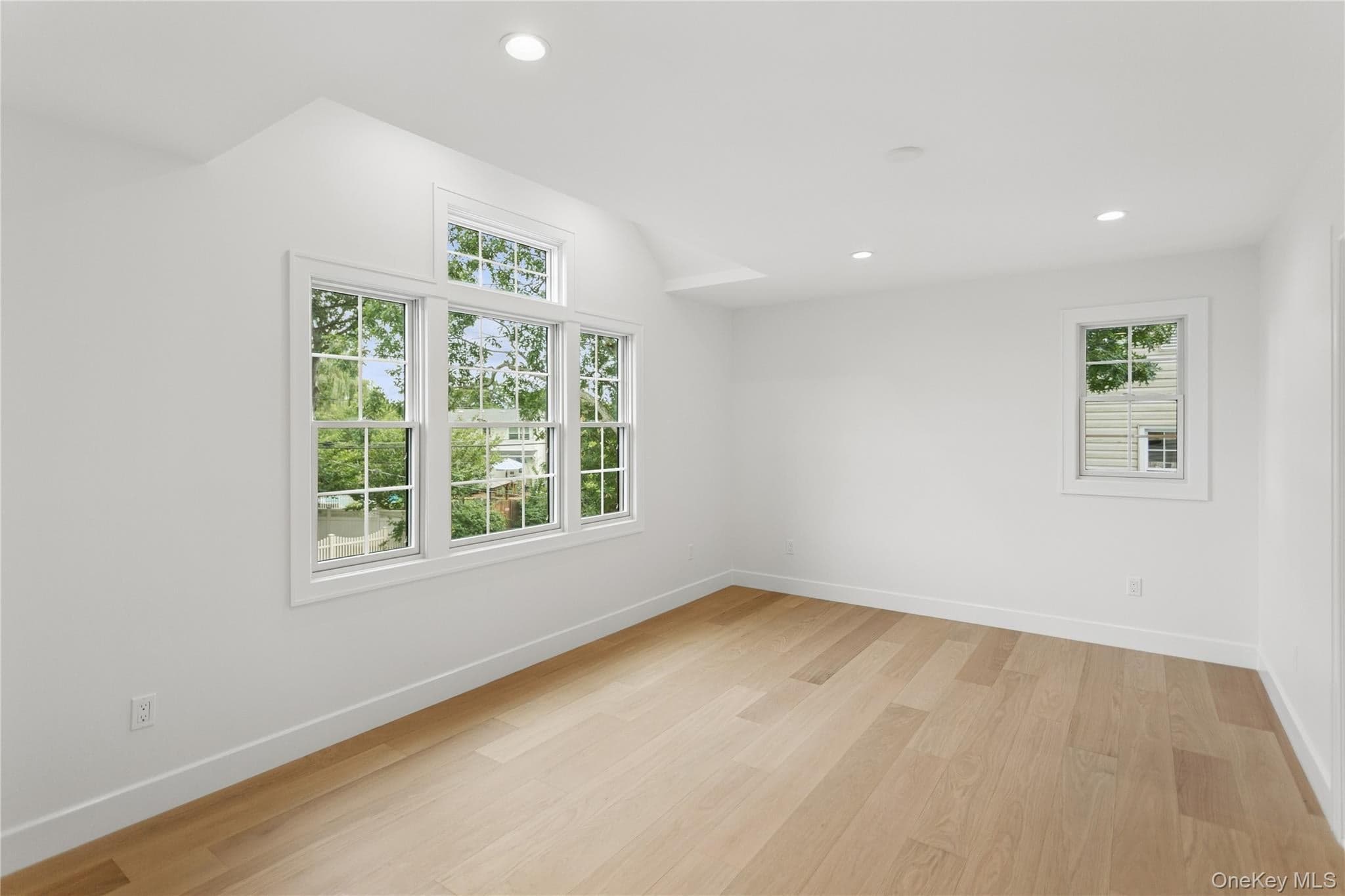 1438 Dewey Avenue thumbnail 28