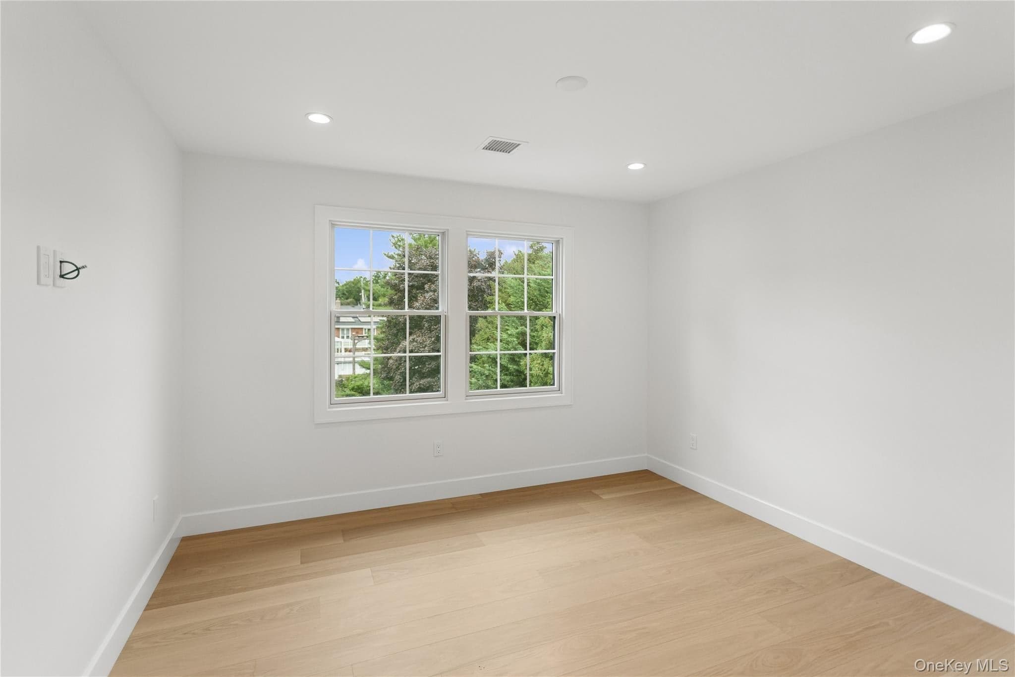 1438 Dewey Avenue thumbnail 32