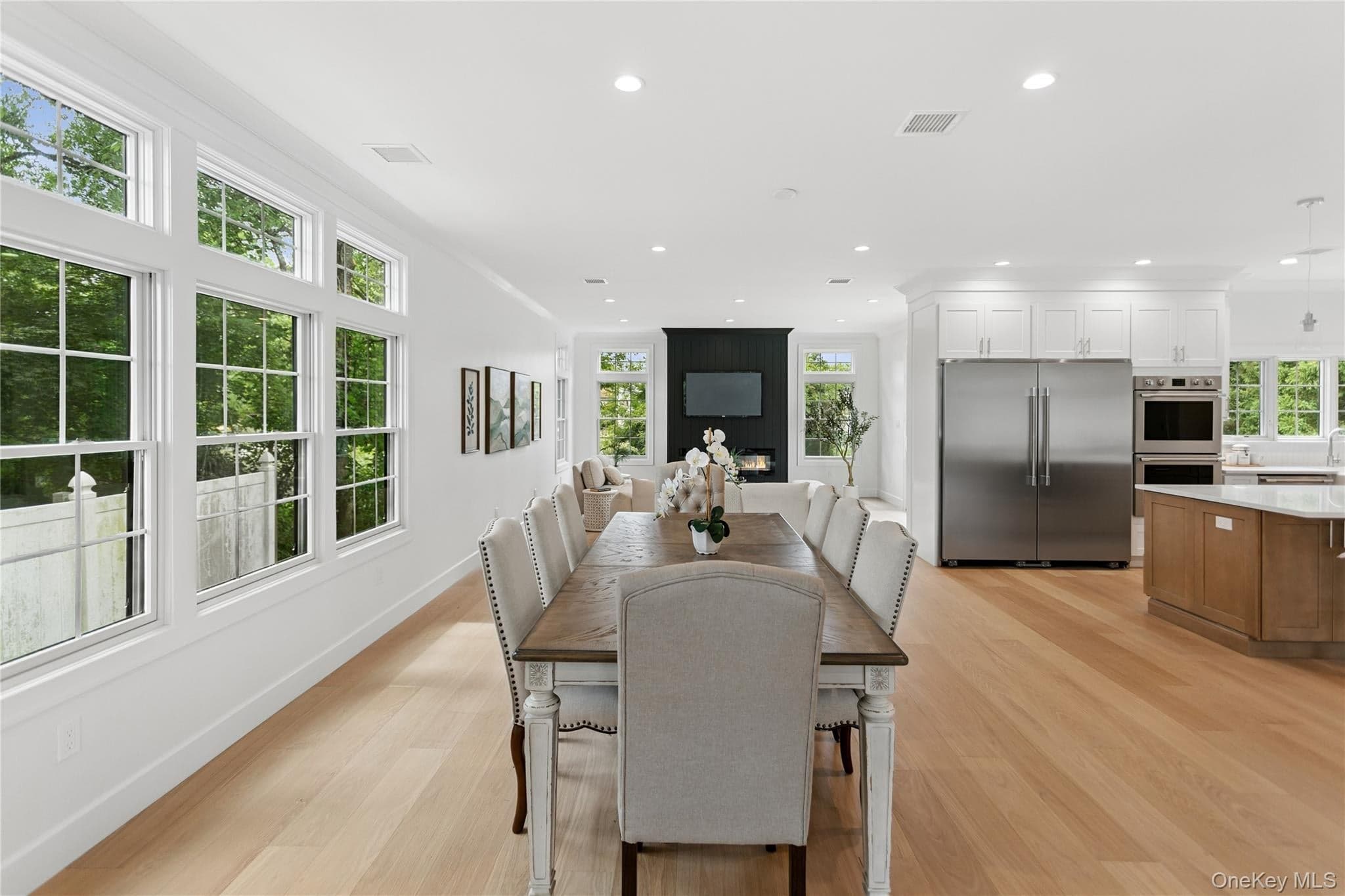 1438 Dewey Avenue thumbnail 9