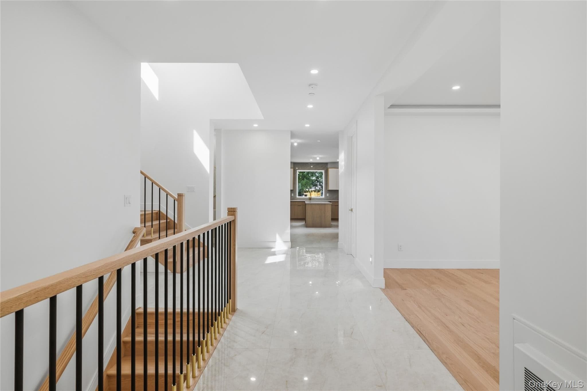 41 Saddle River Road Unit: 216 thumbnail 9