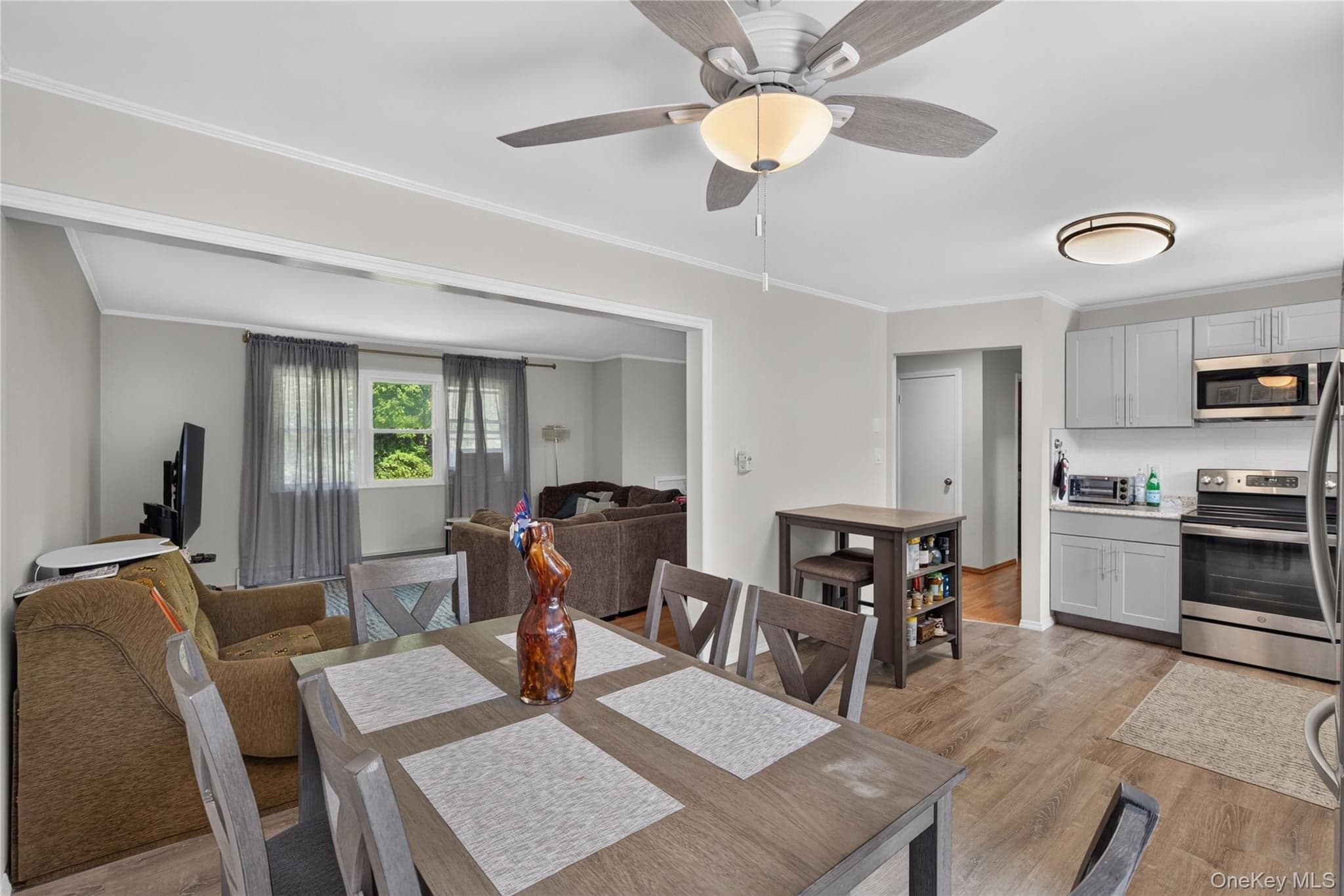 108 Maplewood Avenue thumbnail 6