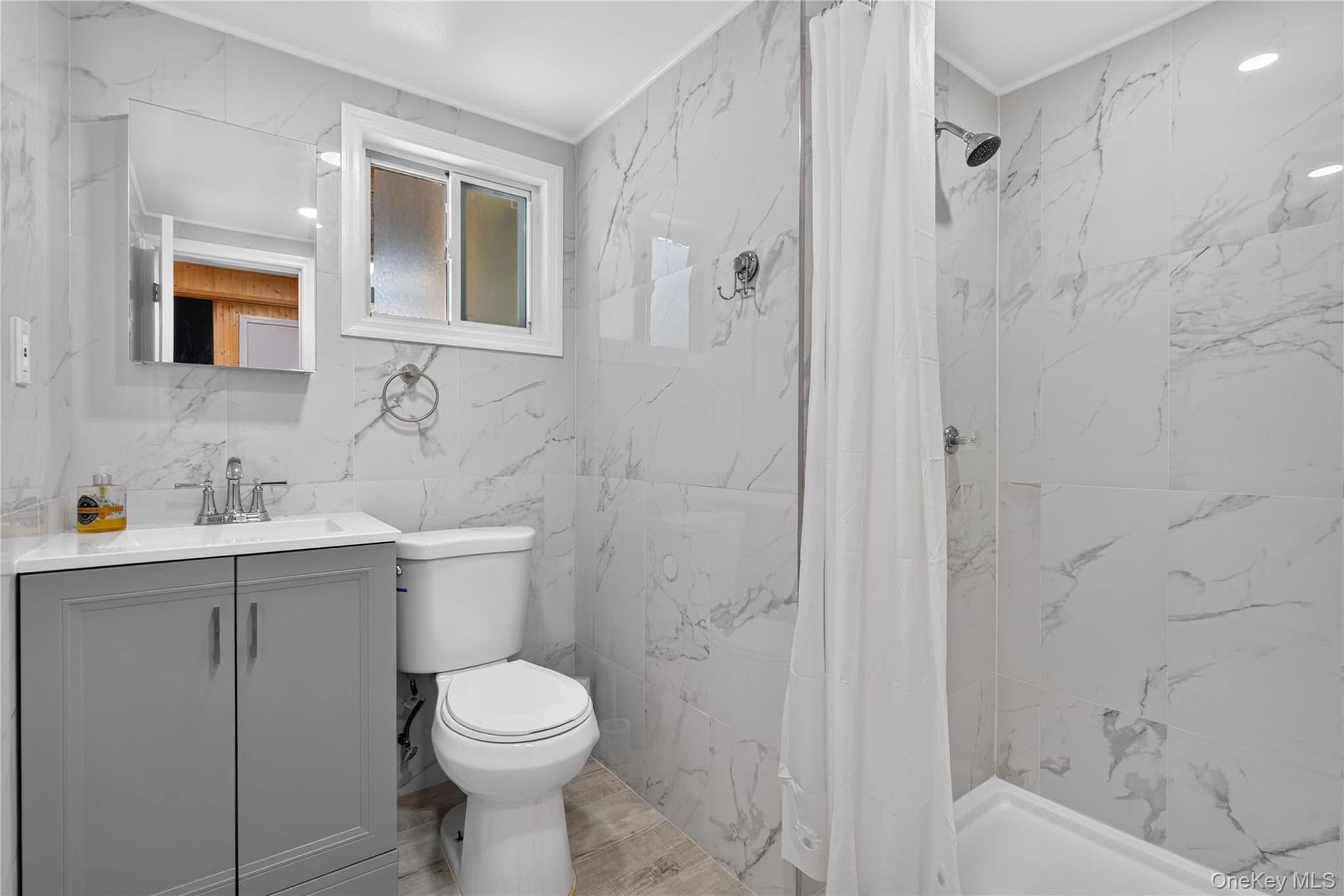 108 Maplewood Avenue thumbnail 20