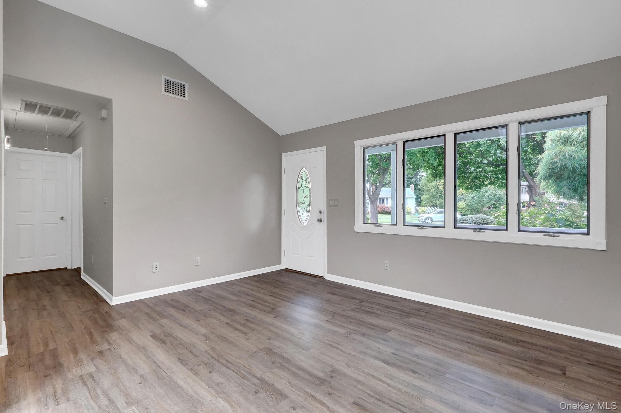 466 W 4th Street thumbnail 15