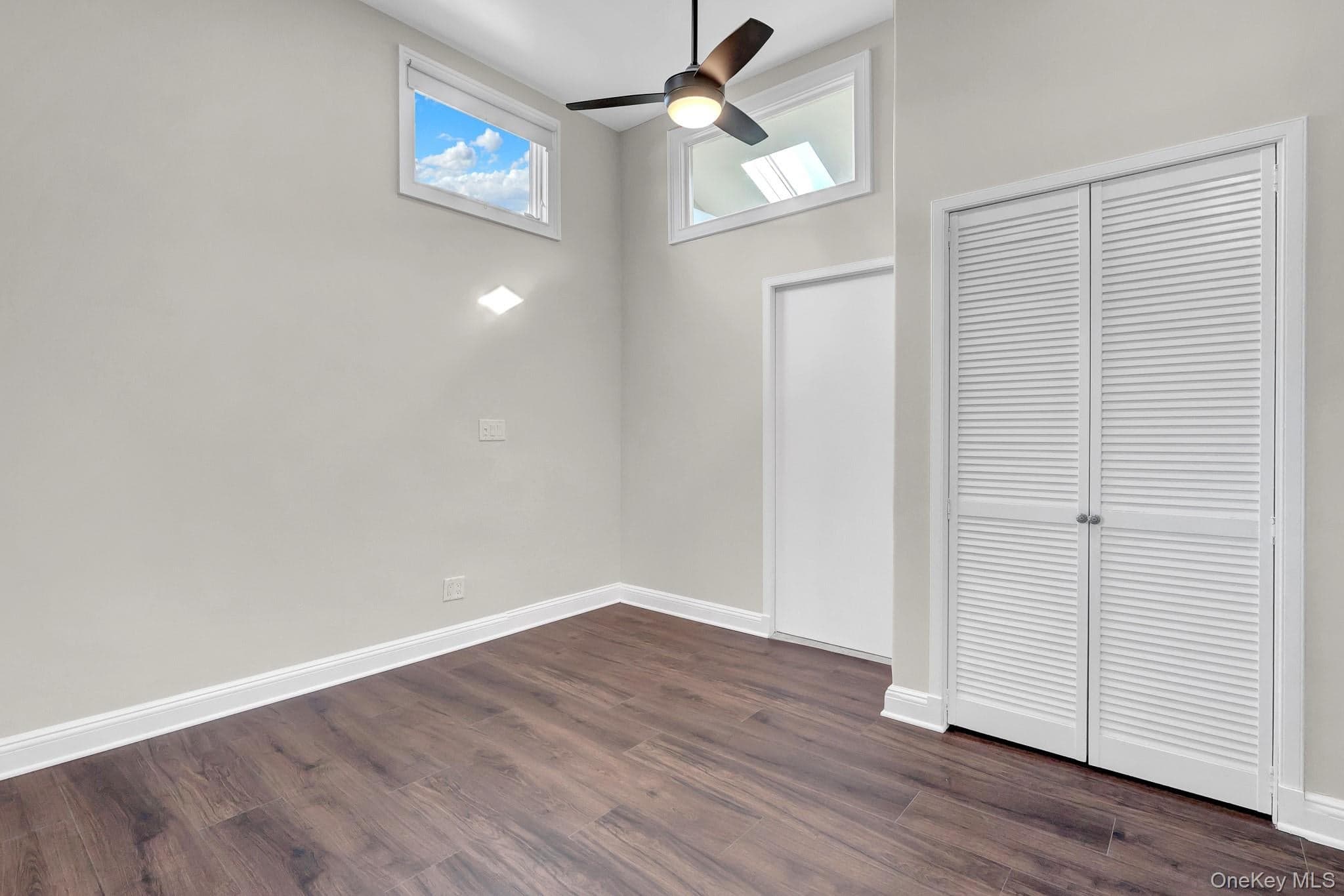 466 W 4th Street thumbnail 24