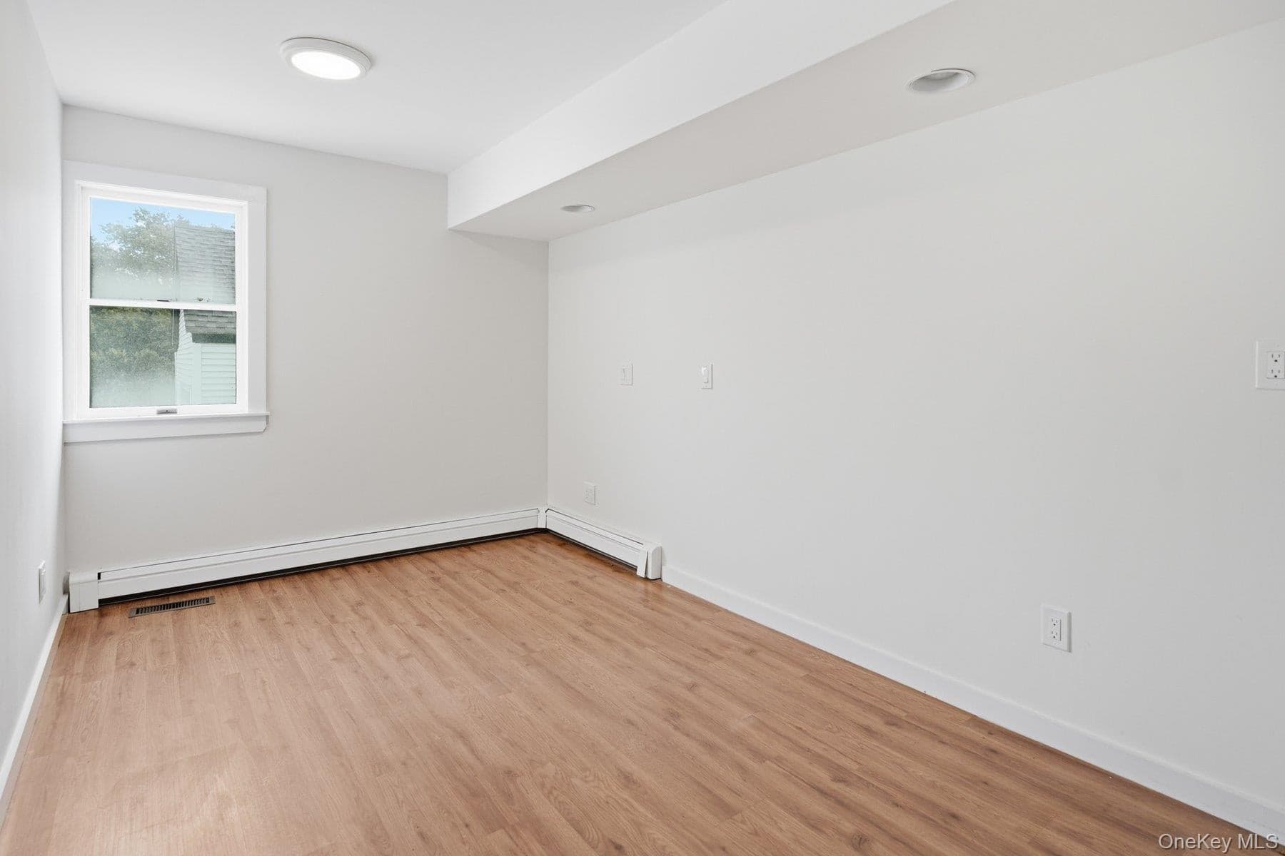 1228 Roanoke Avenue thumbnail 17