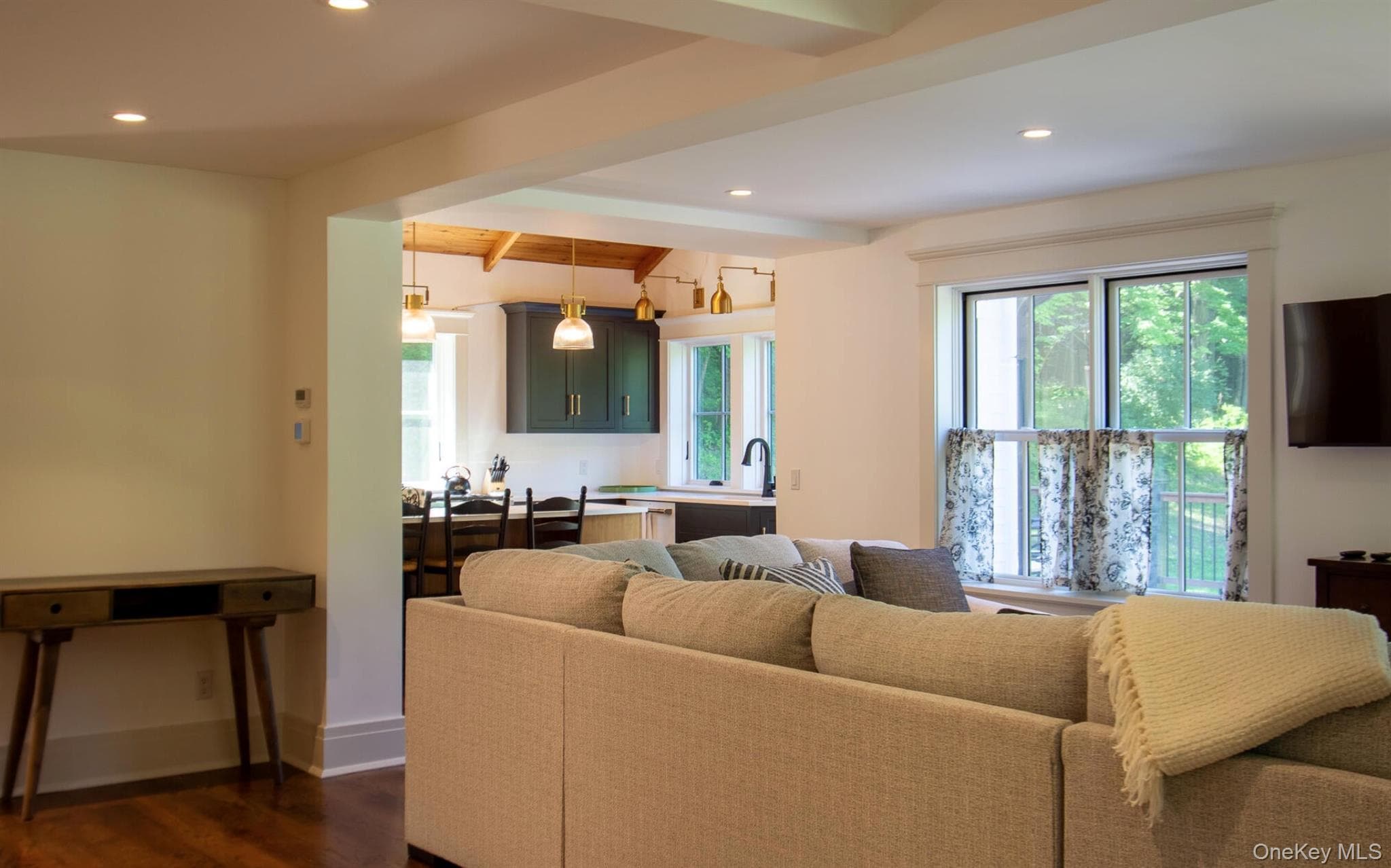 48 Konig Road thumbnail 13