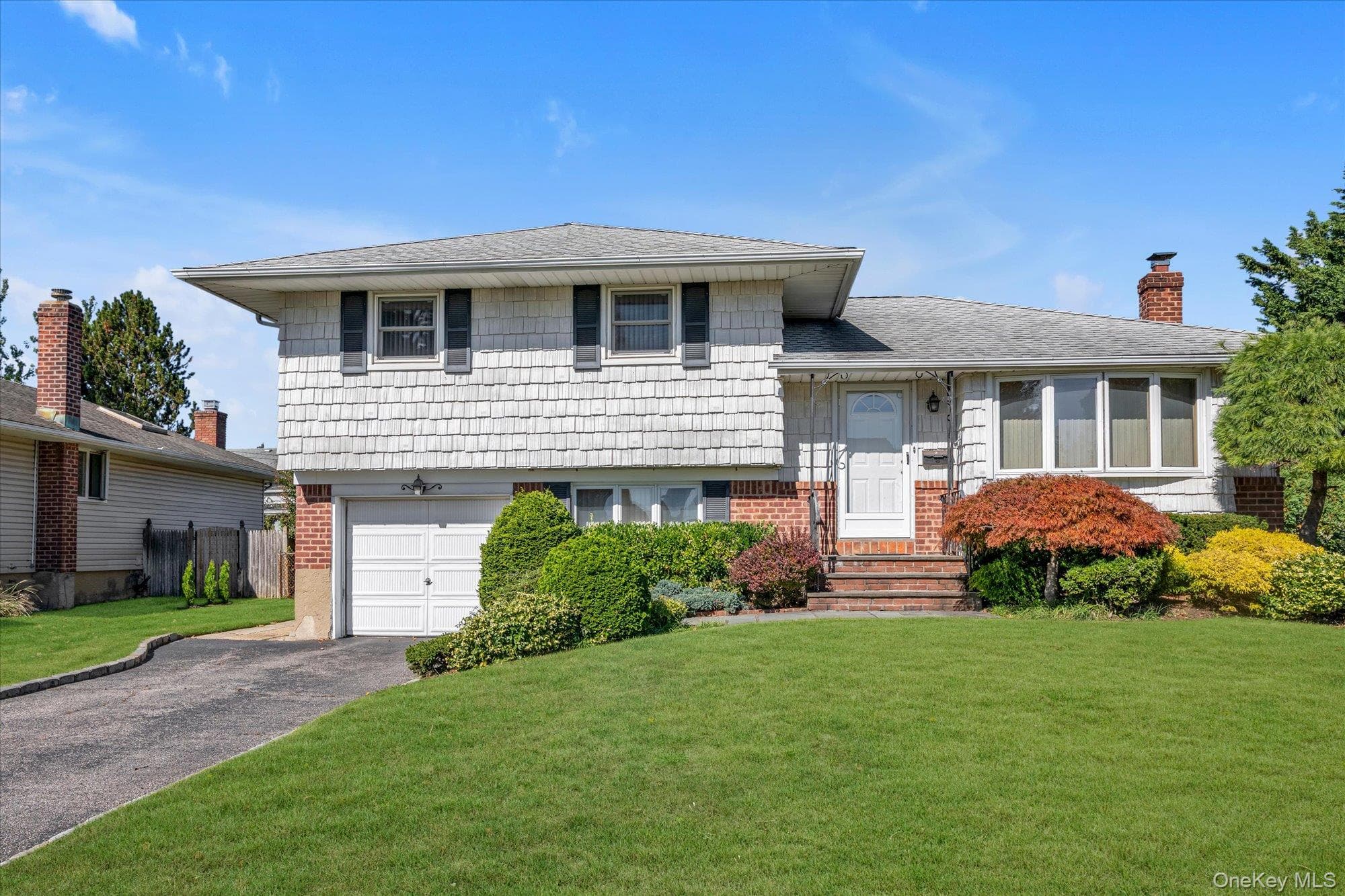 5 Lane Avenue, Plainview